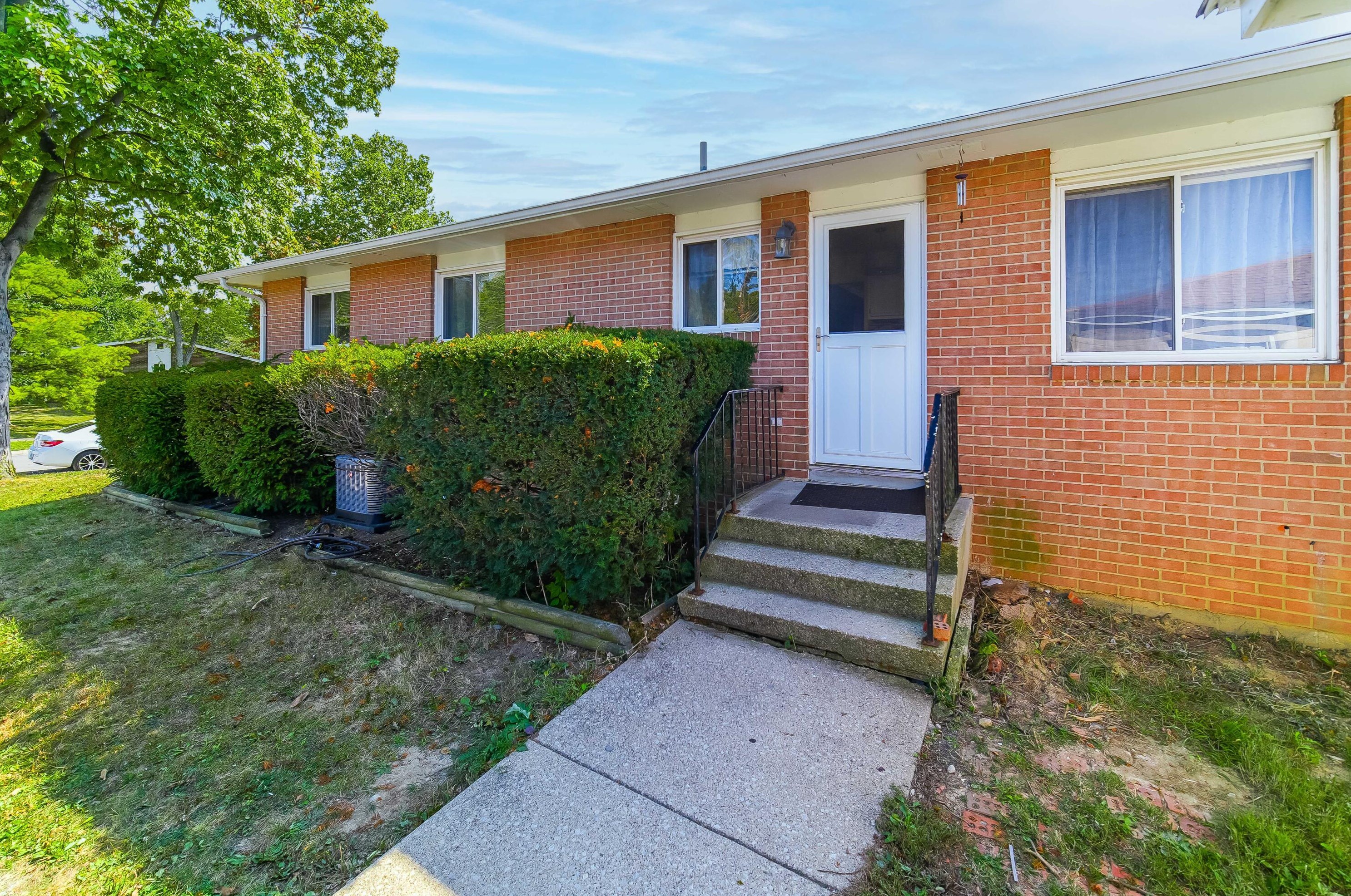 5139 Kingshill Dr, Columbus OH 43229-5509 exterior