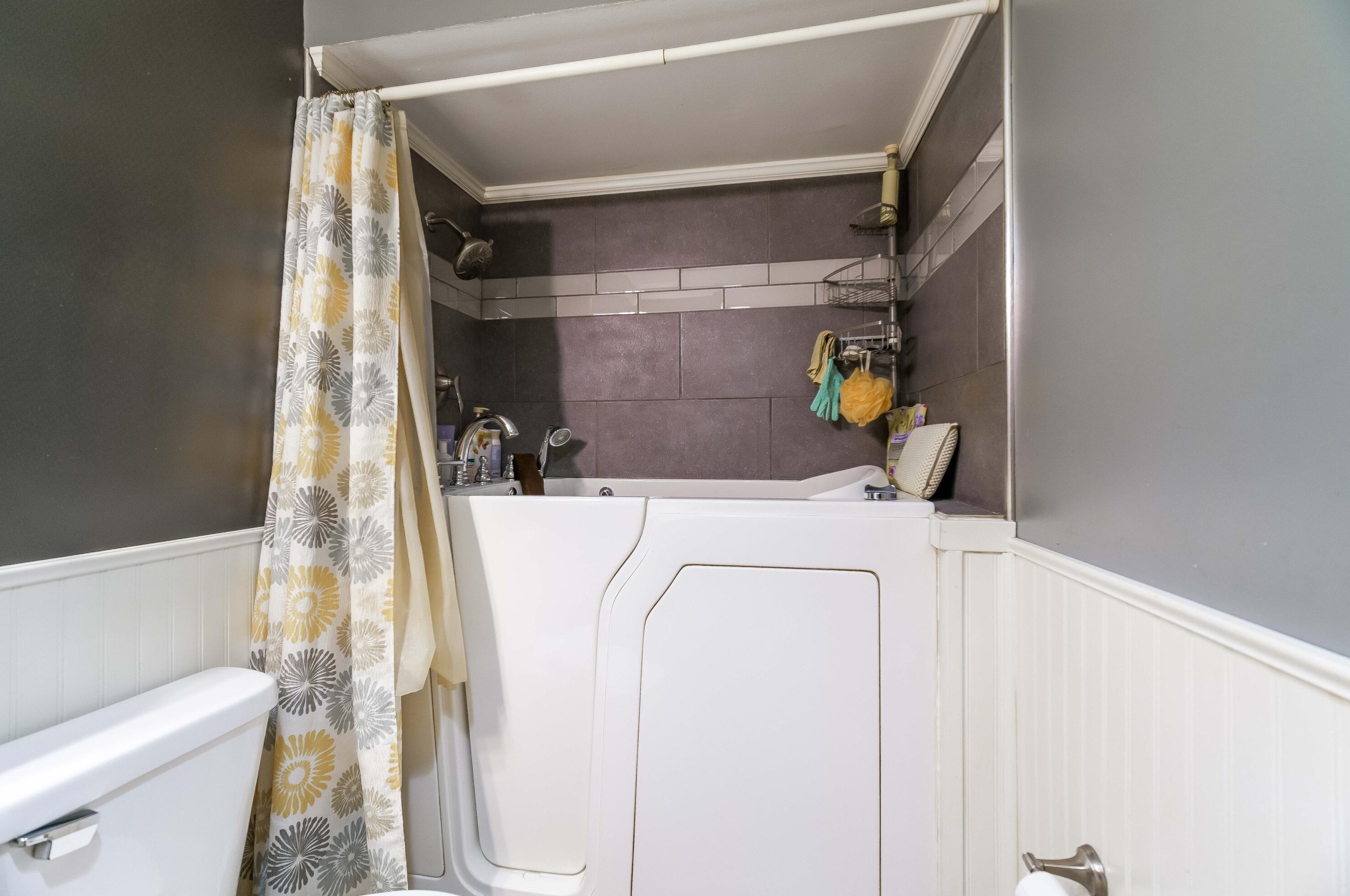 5139 Kingshill Dr, Columbus OH 43229-5509 exterior