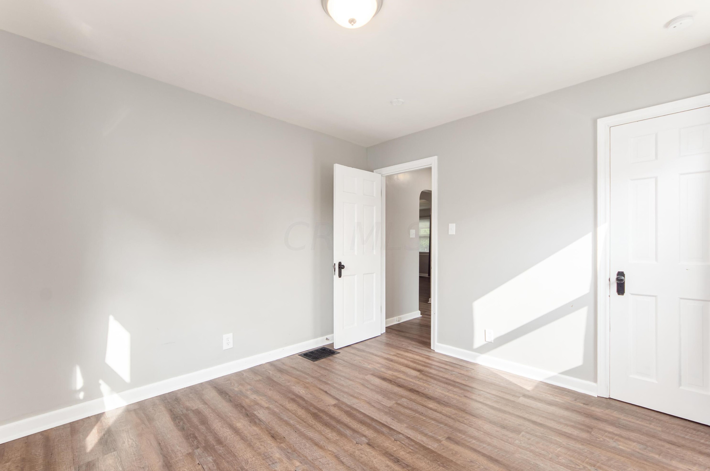 1811 Bide A Wee Park Ave, Columbus OH  43205-3040 exterior