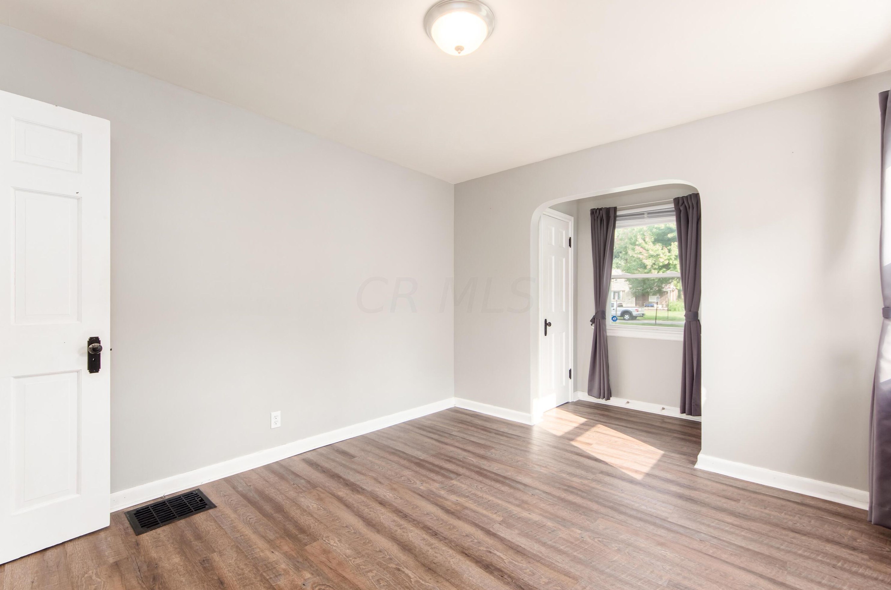 1811 Bide A Wee Park Ave, Columbus OH  43205-3040 exterior