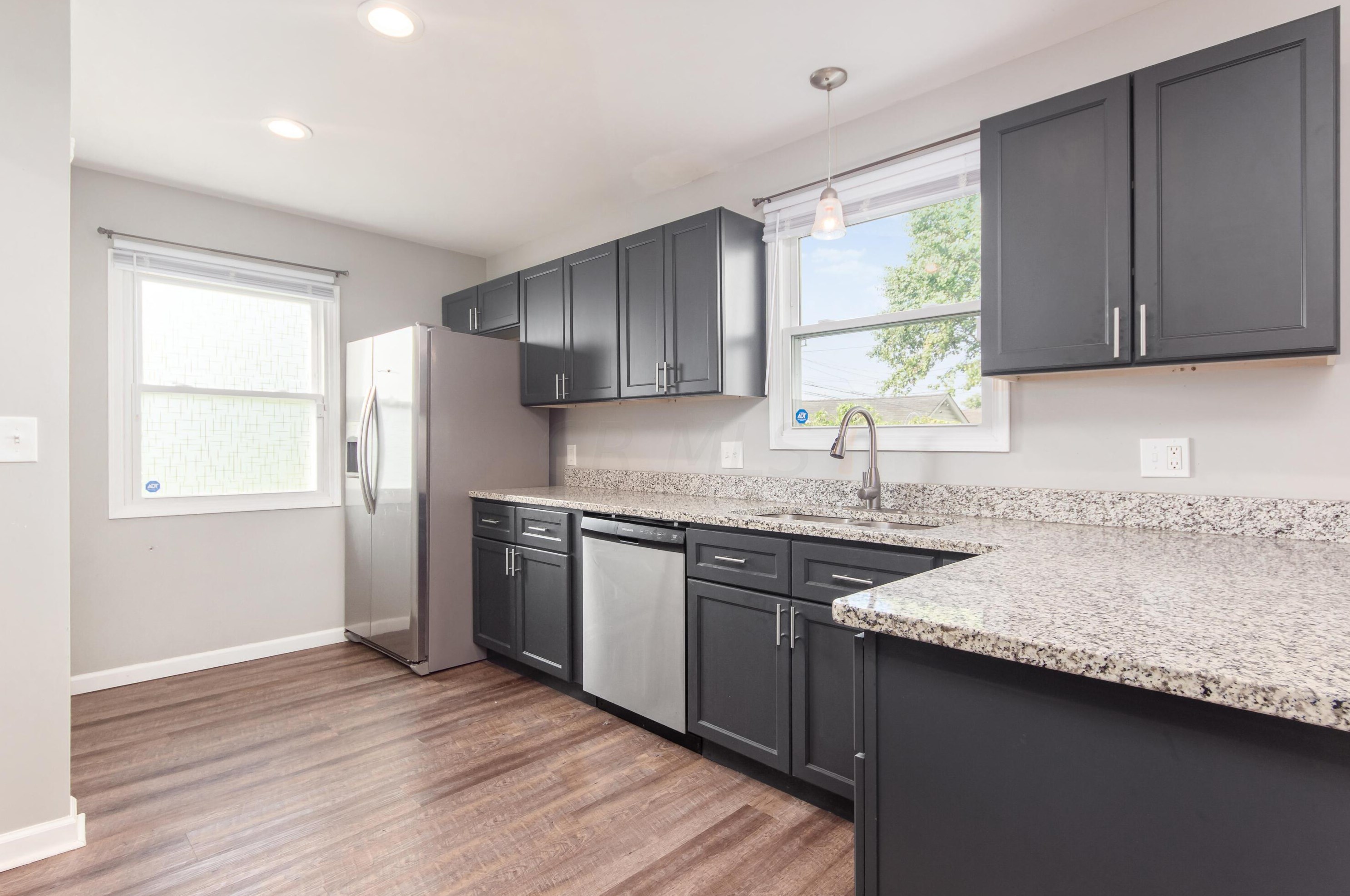 1811 Bide A Wee Park Ave, Columbus OH  43205-3040 exterior