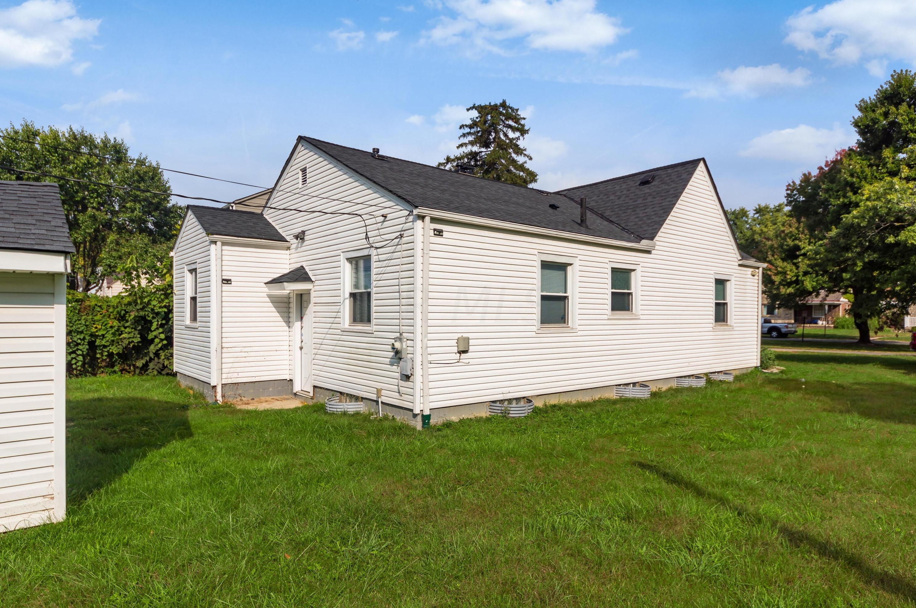 1811 Bide A Wee Park Ave, Columbus OH  43205-3040 exterior