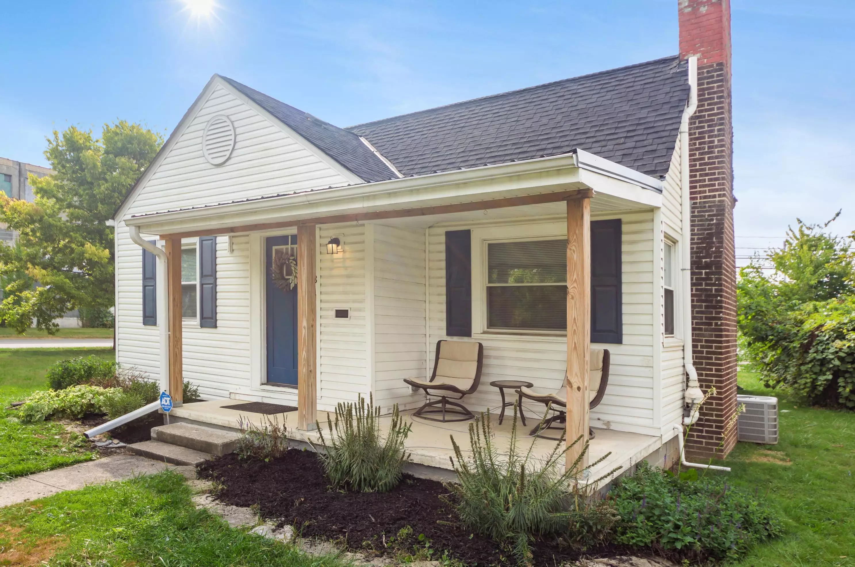 1811 Bide A Wee Park Ave, Columbus OH  43205-3040 exterior