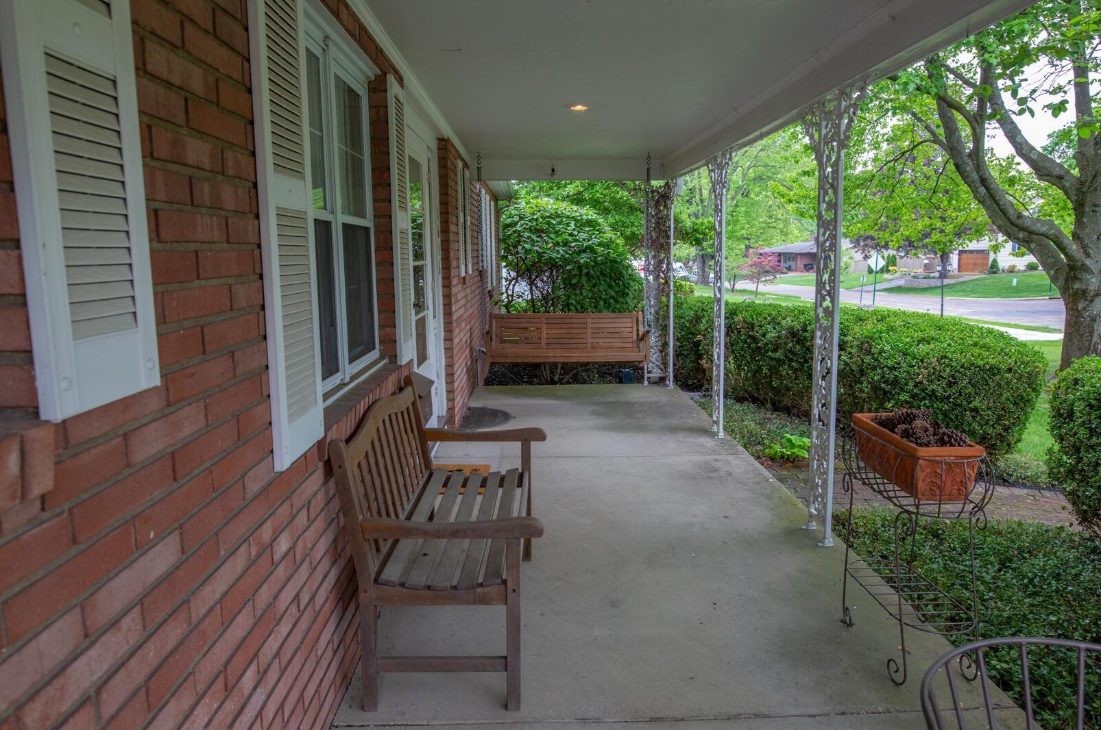 1616 Trentwood Rd, Columbus OH  43221-2256 exterior