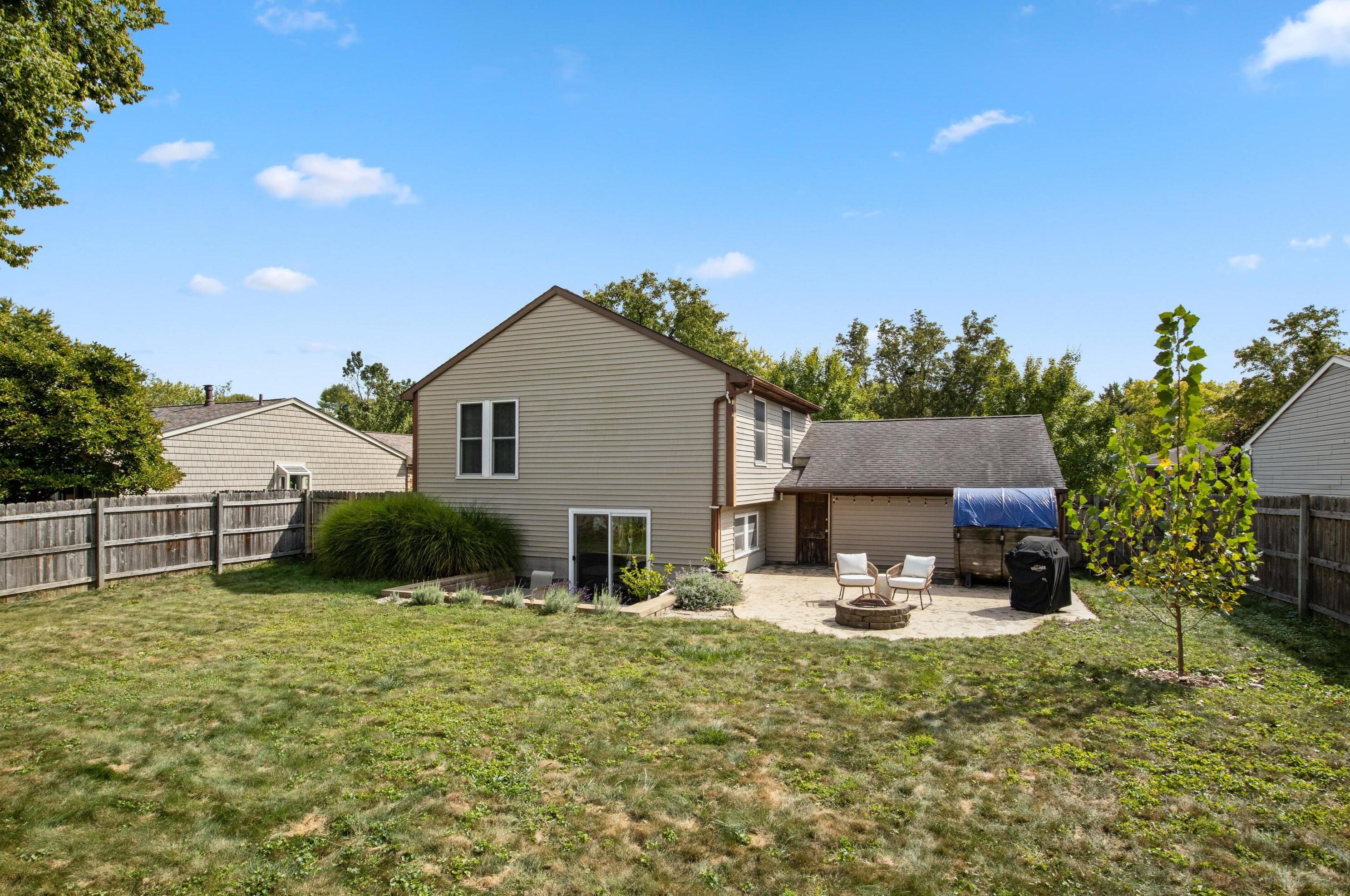 3688 Dinsmore Castle Dr, Columbus OH 43221-4410 exterior