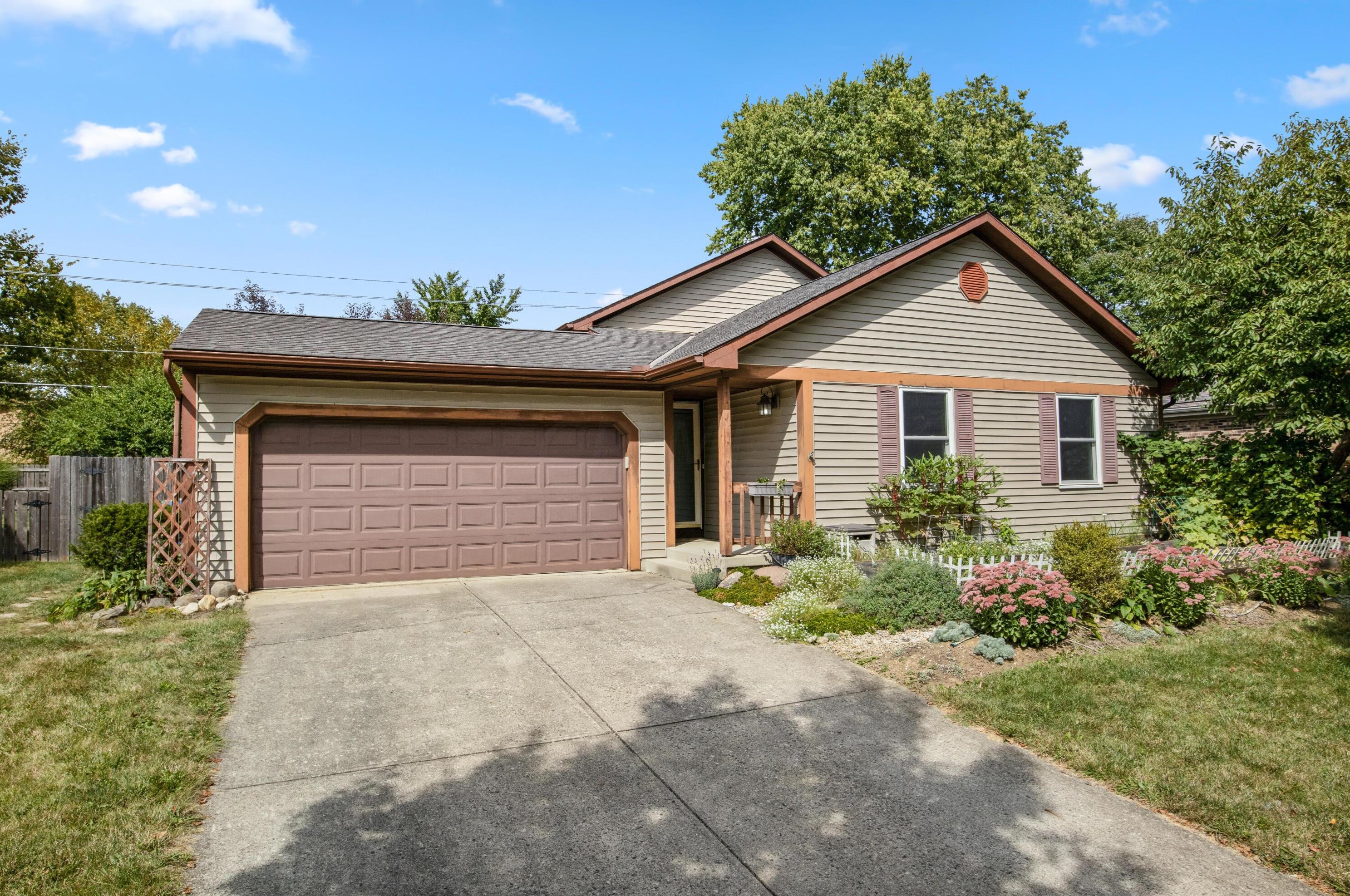 3688 Dinsmore Castle Dr, Columbus OH 43221-4410 exterior