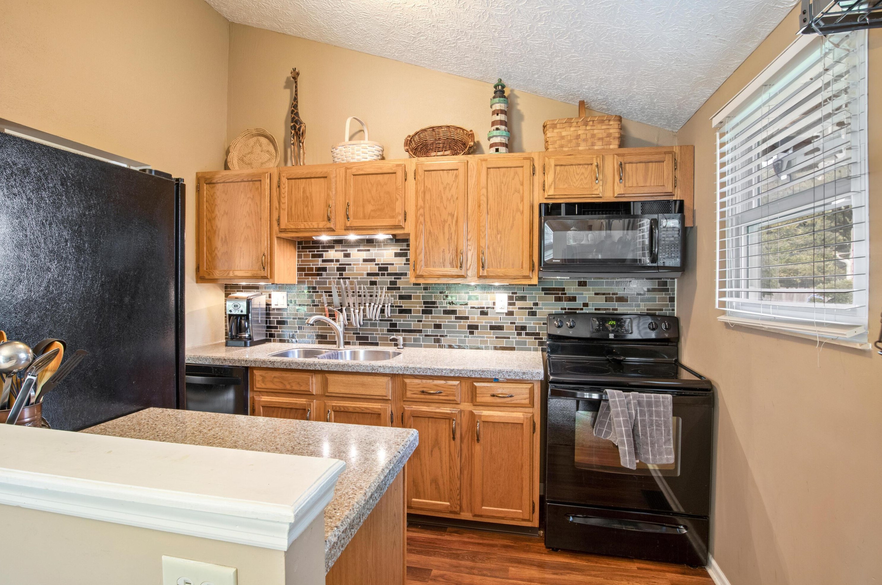 3688 Dinsmore Castle Dr, Columbus OH 43221-4410 exterior