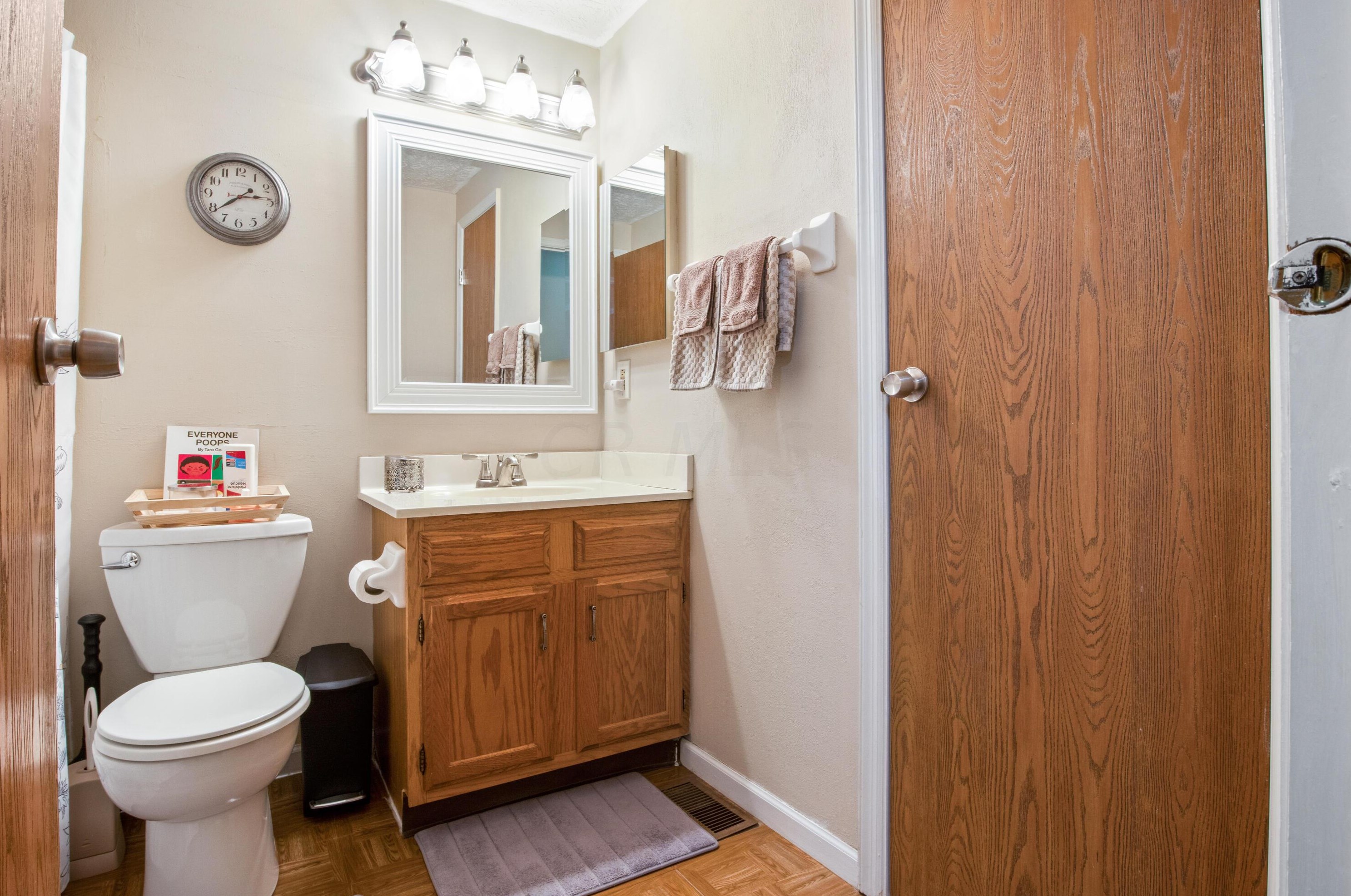 3688 Dinsmore Castle Dr, Columbus OH 43221-4410 exterior