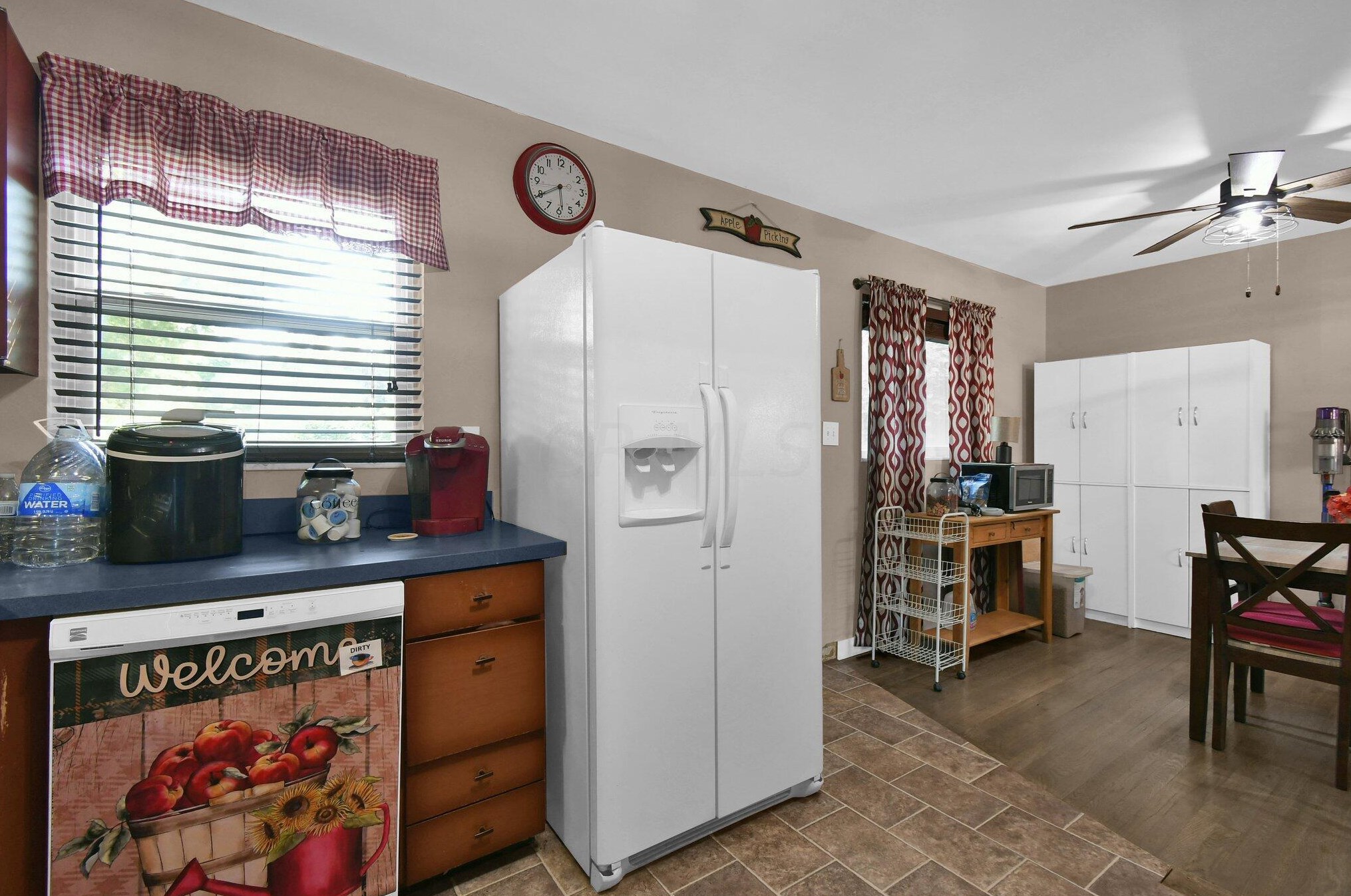 5430 Roche Dr, Columbus OH 43229-4279 exterior