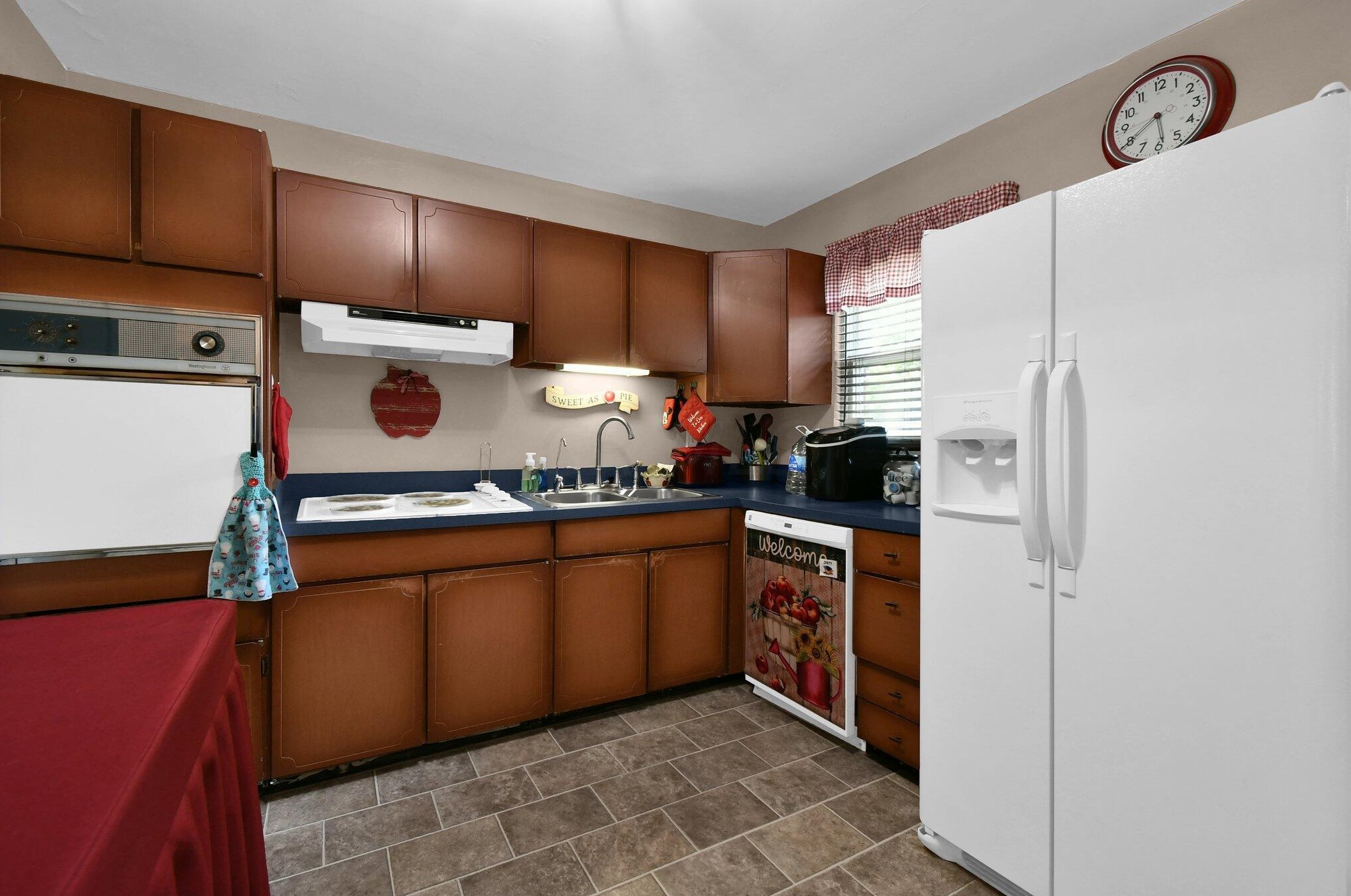 5430 Roche Dr, Columbus OH 43229-4279 exterior