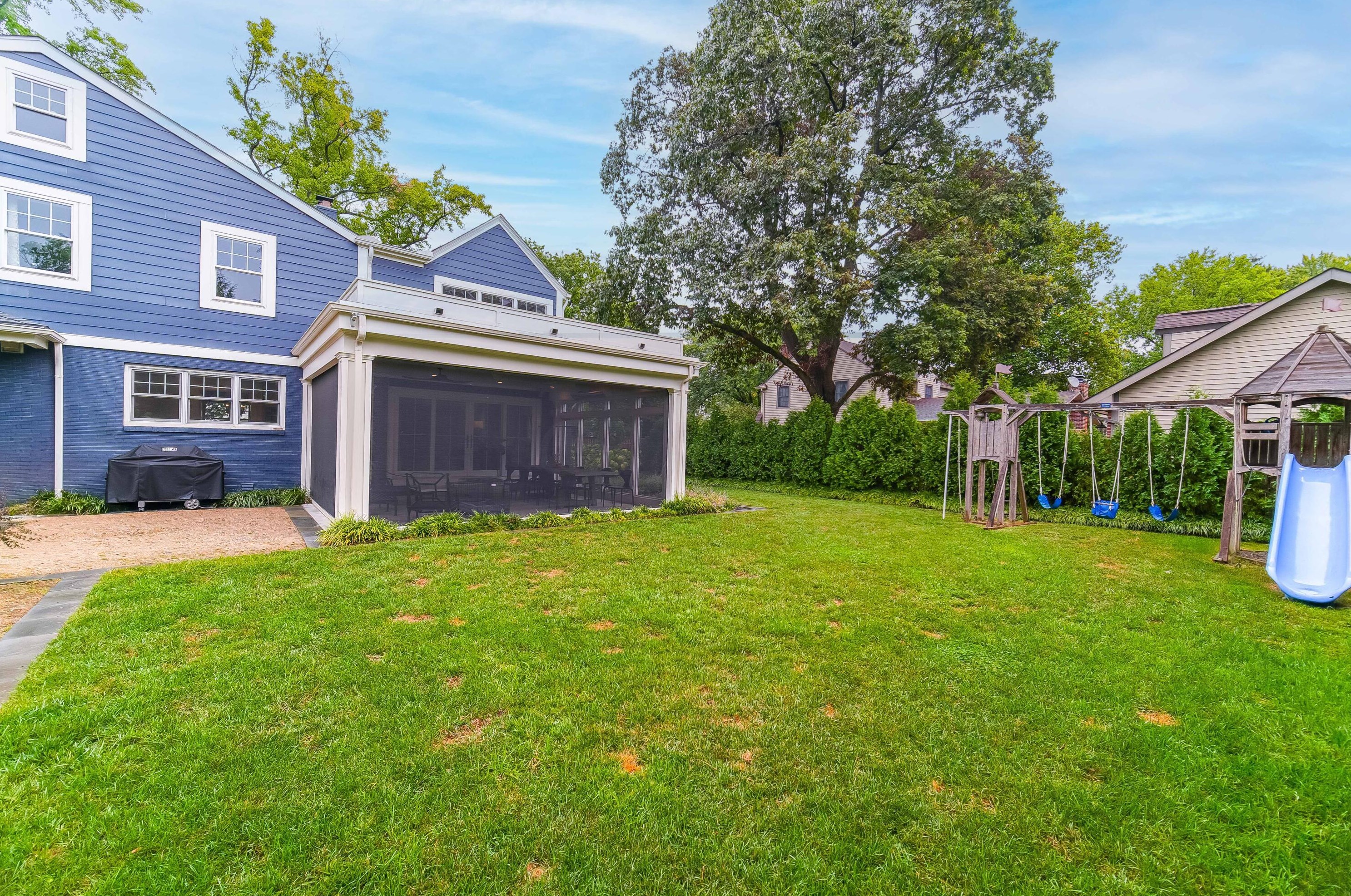 1643 Doone Rd, Columbus OH 43221-3939 exterior