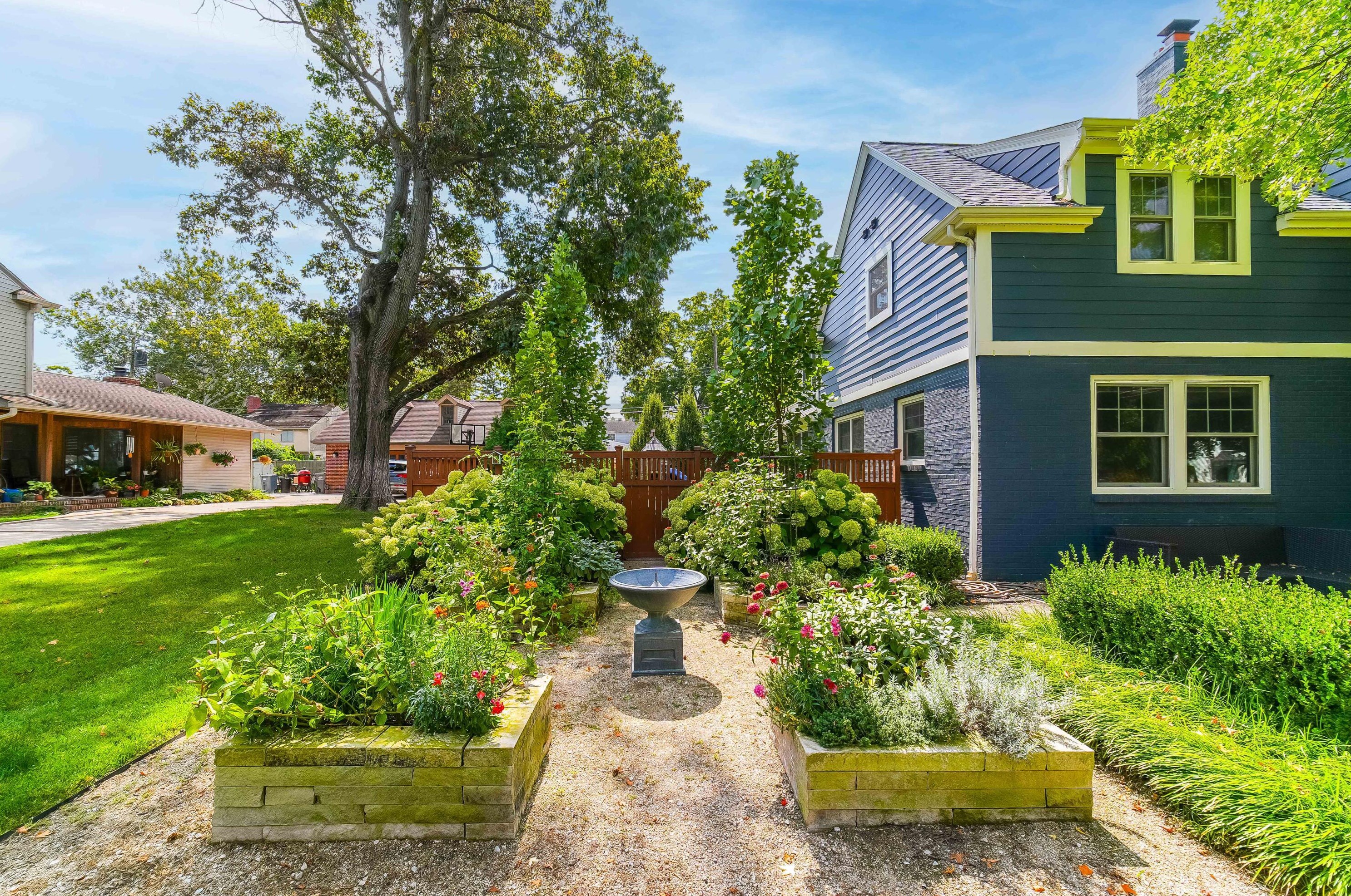 1643 Doone Rd, Columbus OH 43221-3939 exterior