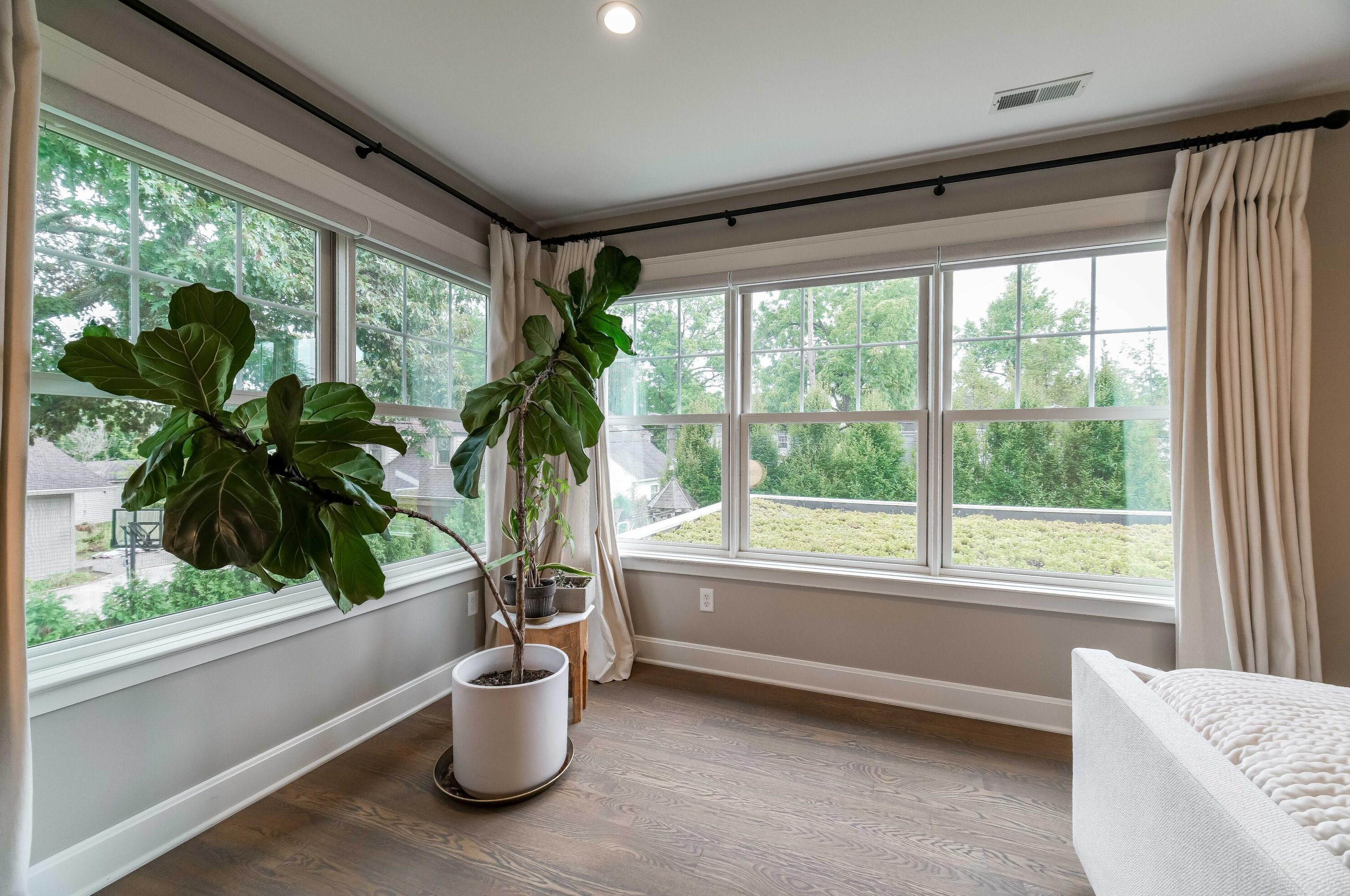 1643 Doone Rd, Columbus OH 43221-3939 exterior