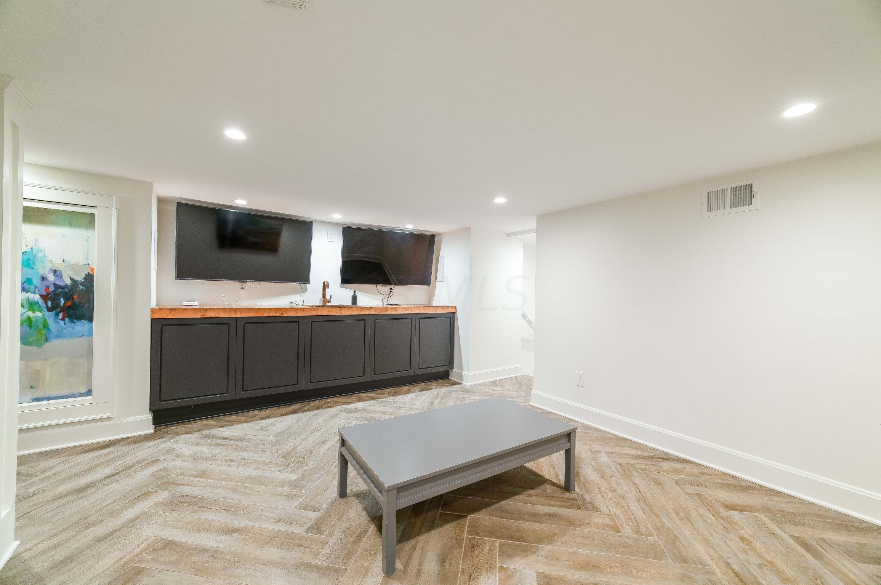 1643 Doone Rd, Columbus OH 43221-3939 exterior