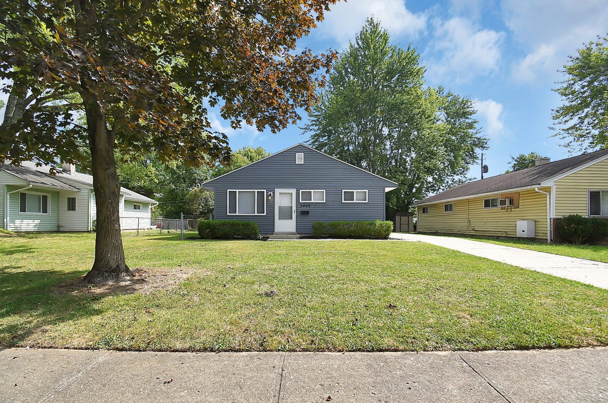 2438 Hanna Dr, Columbus OH 43211-1987 exterior