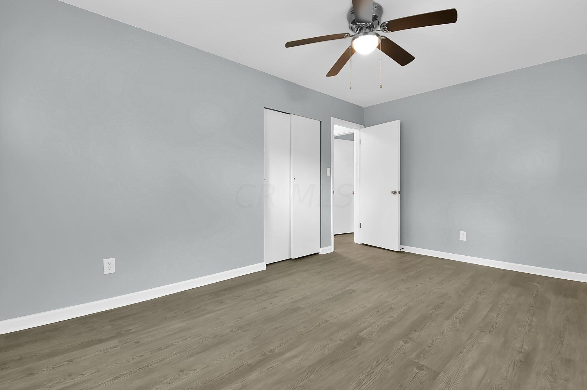 2438 Hanna Dr, Columbus OH 43211-1987 exterior