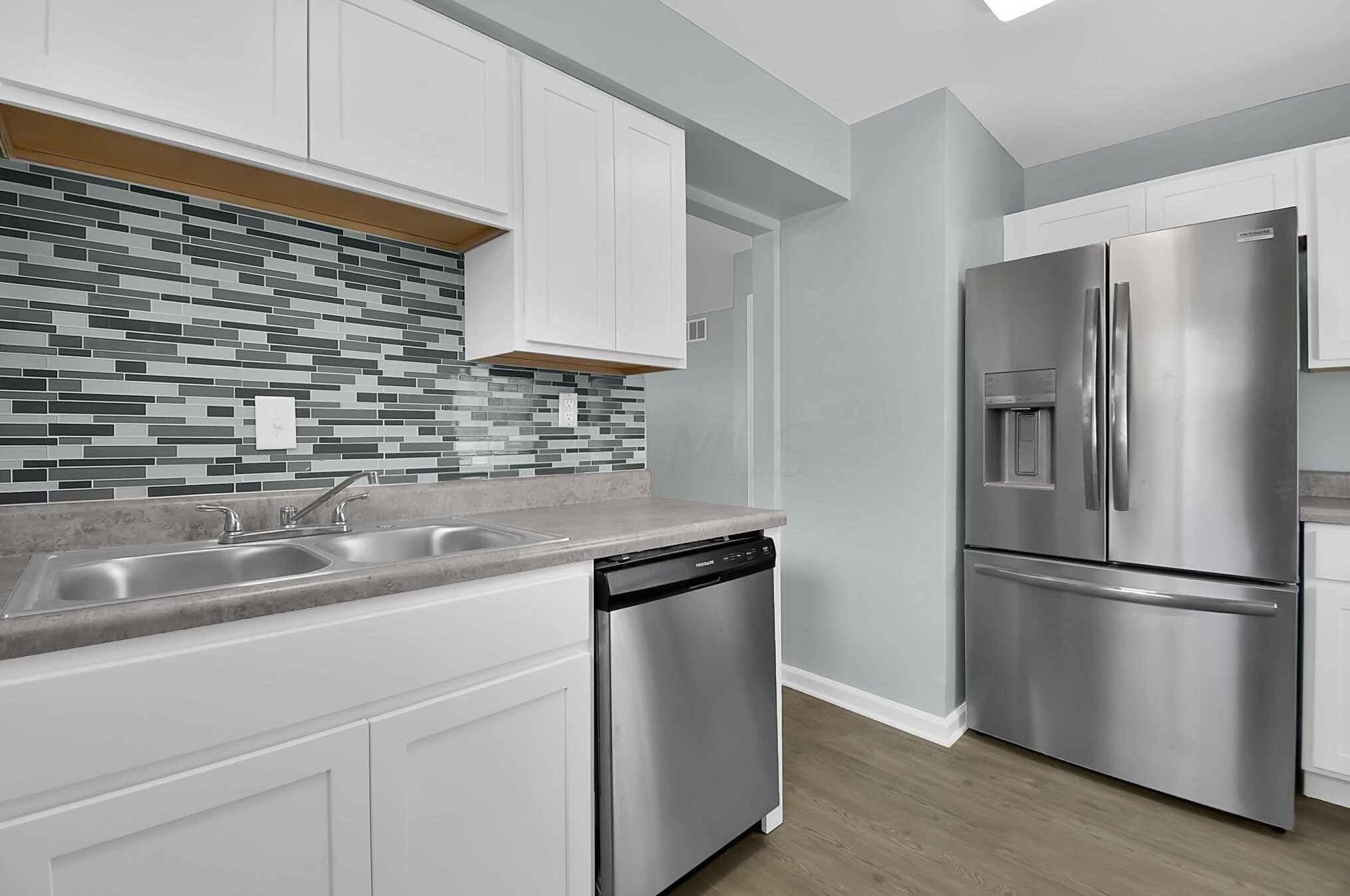 2438 Hanna Dr, Columbus OH 43211-1987 exterior