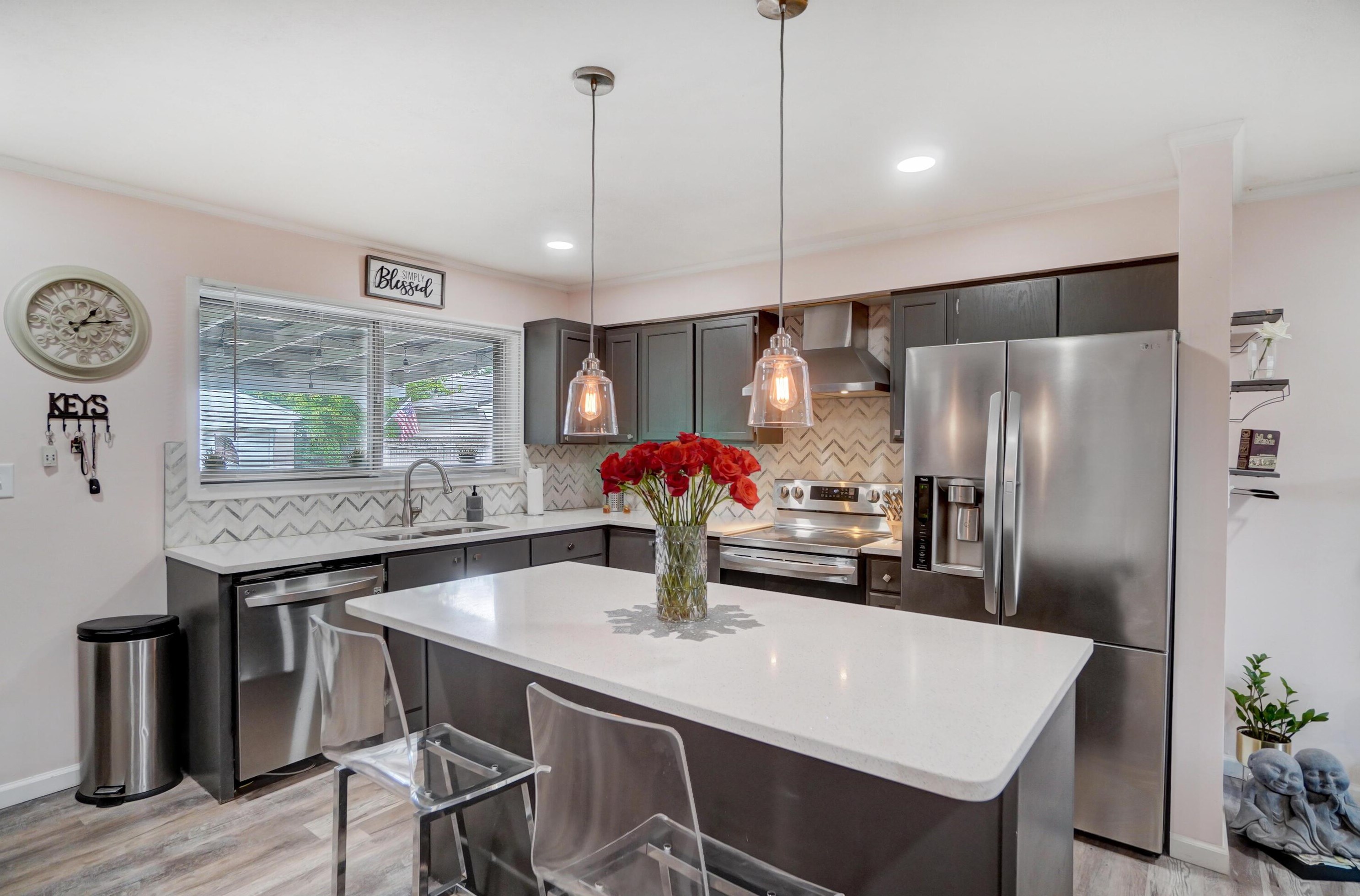 3857 Glenfield Rd, Columbus OH 43232-9501 exterior