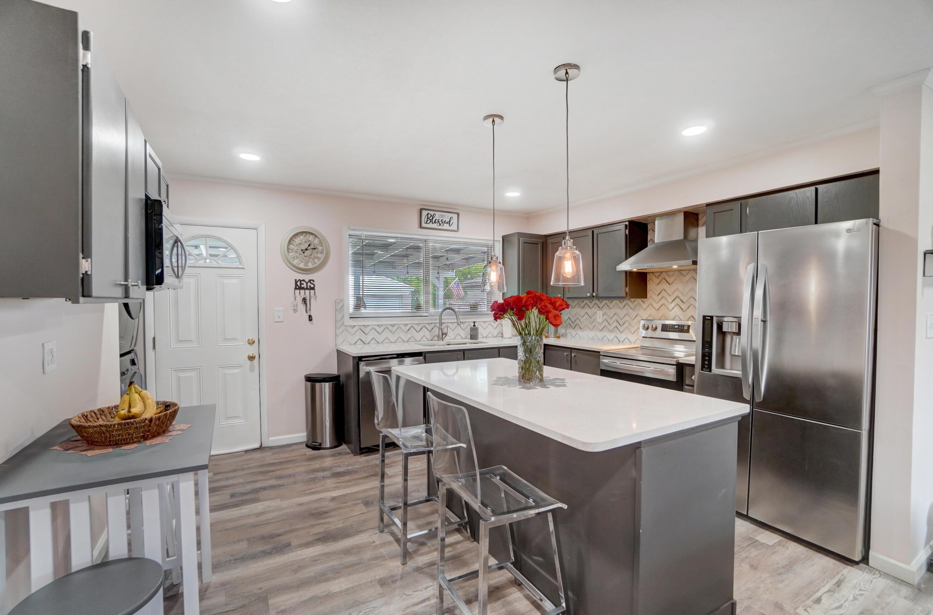 3857 Glenfield Rd, Columbus OH 43232-9501 exterior