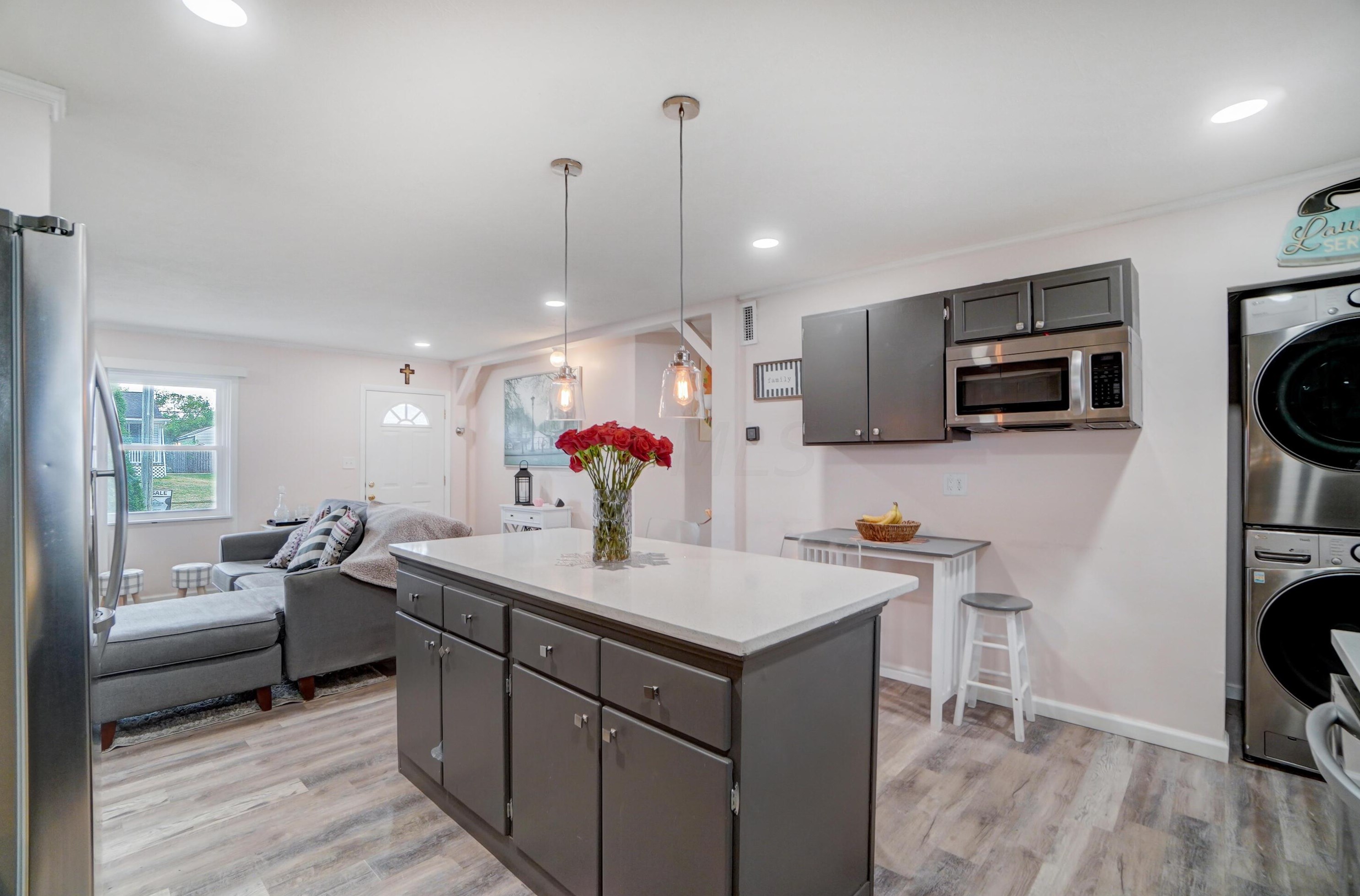 3857 Glenfield Rd, Columbus OH 43232-9501 exterior