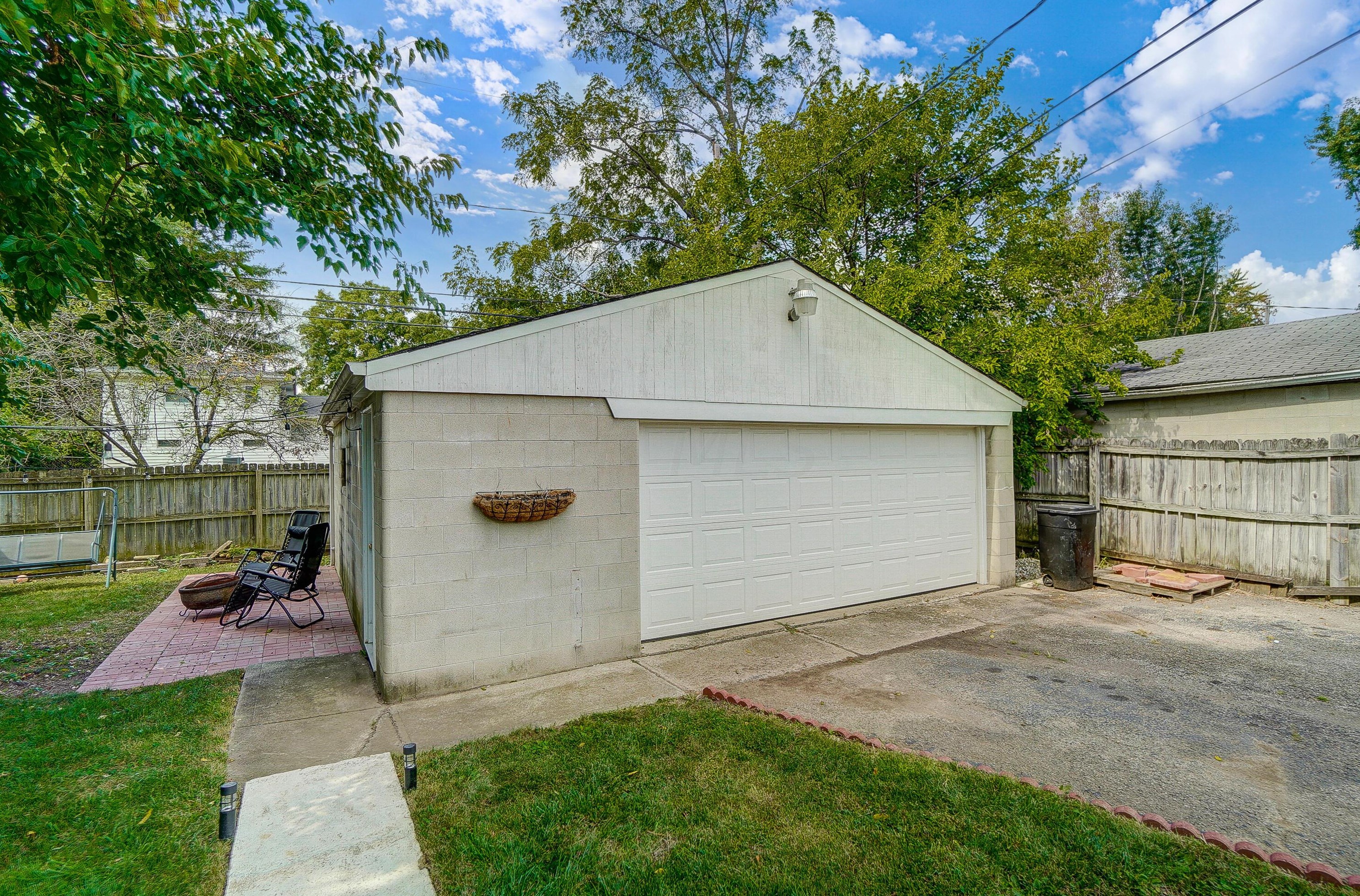 3857 Glenfield Rd, Columbus OH 43232-9501 exterior