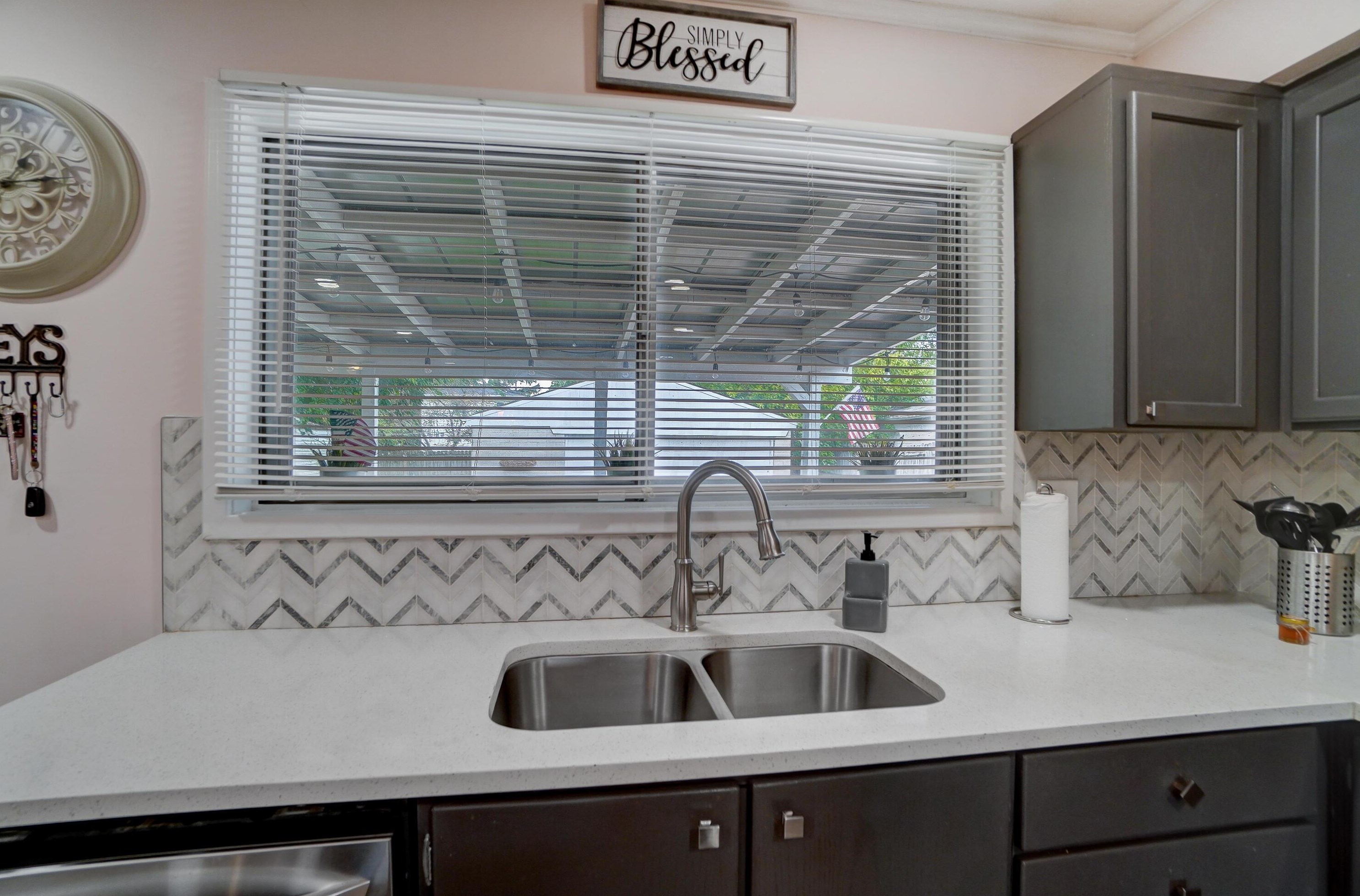 3857 Glenfield Rd, Columbus OH 43232-9501 exterior