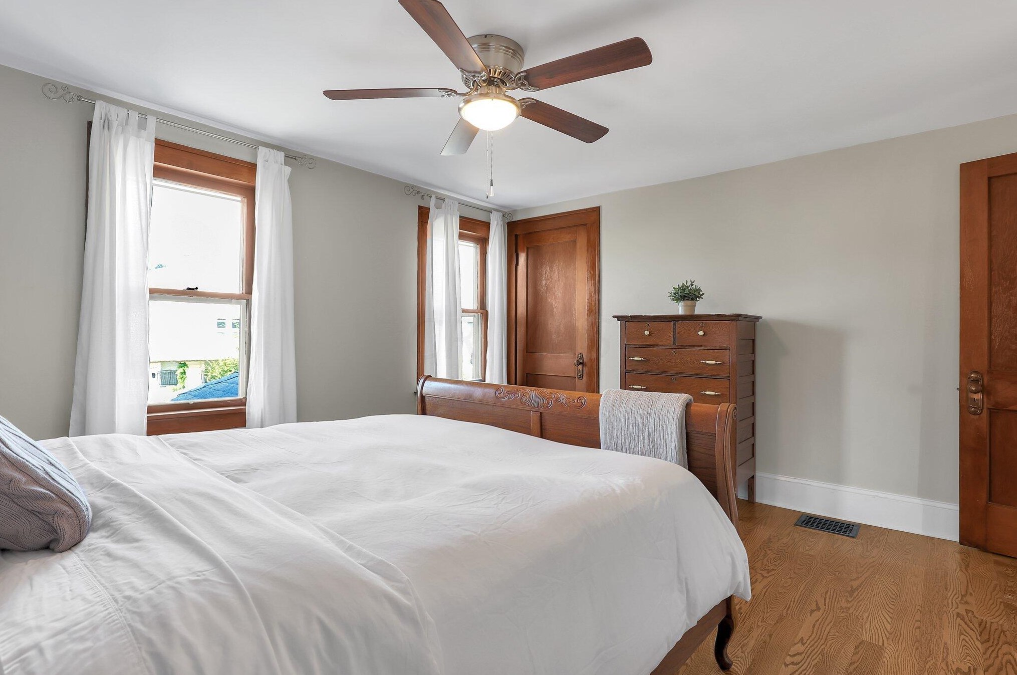 281 Markison Ave, Columbus OH 43207-1130 exterior