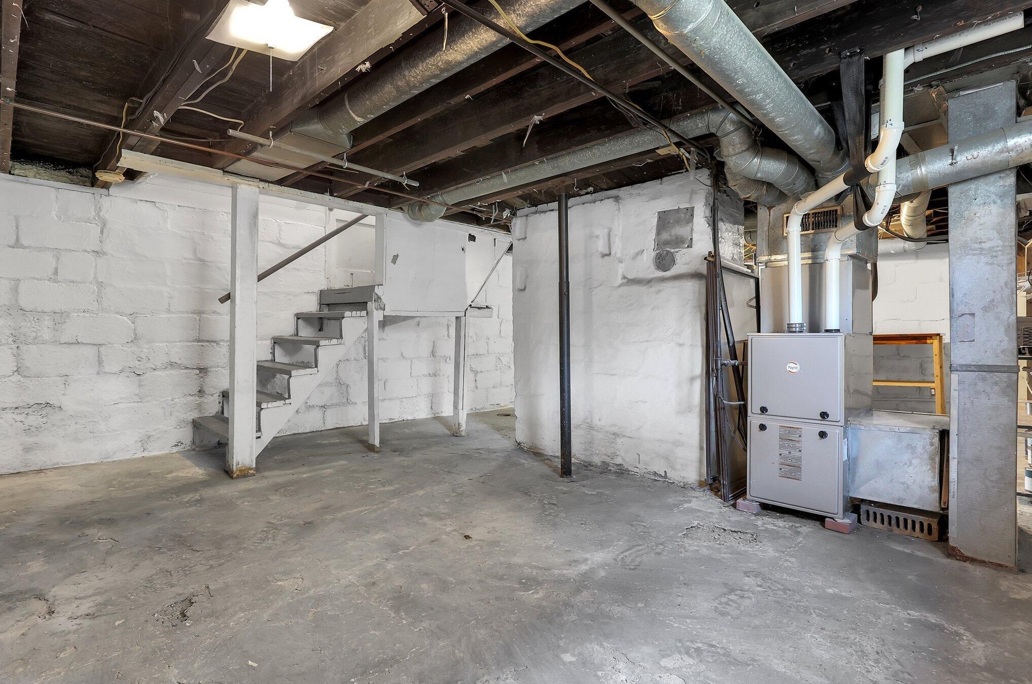 281 Markison Ave, Columbus OH 43207-1130 exterior