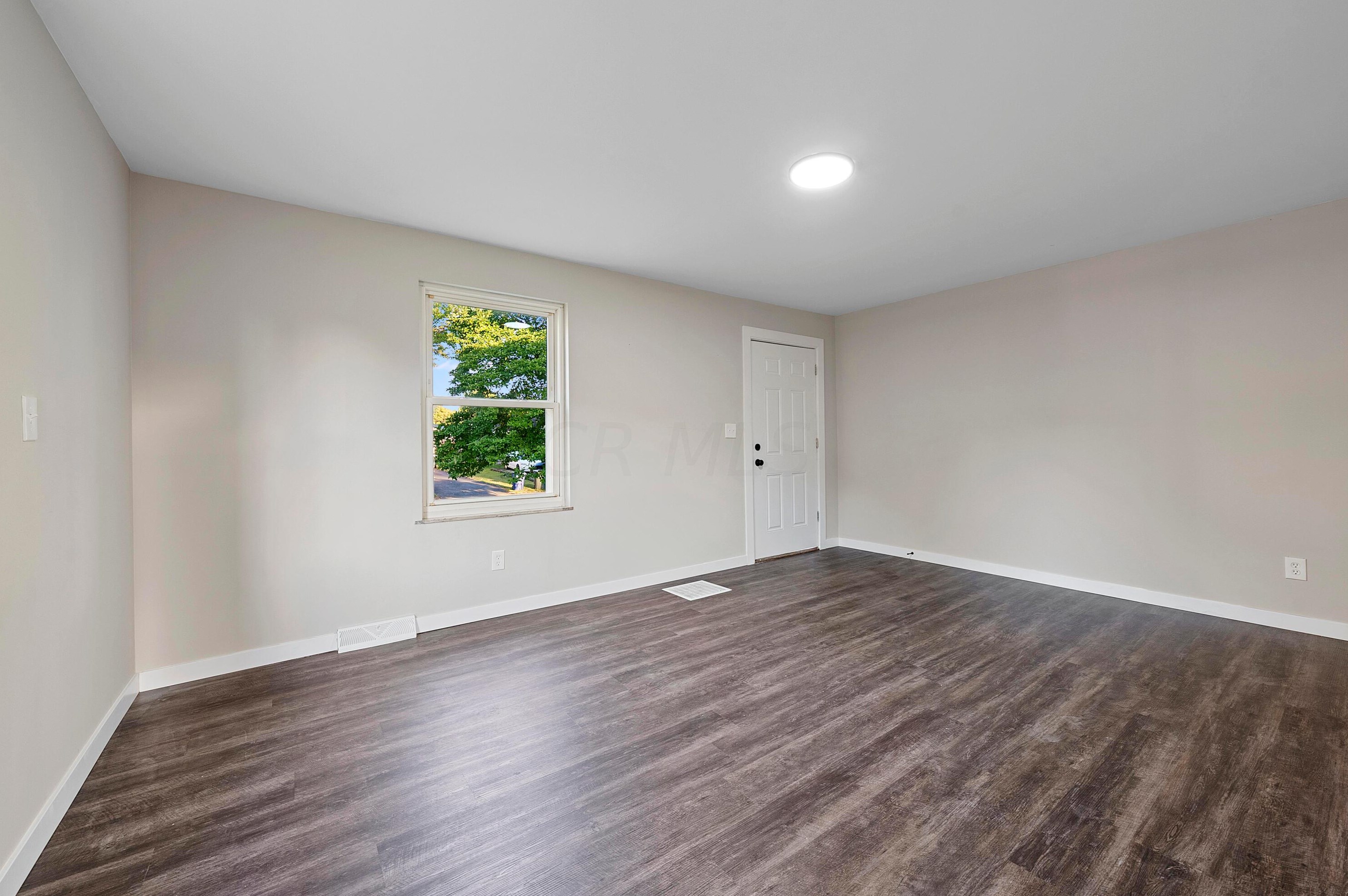 3077 Dresden St, Columbus OH  43224-4266 exterior