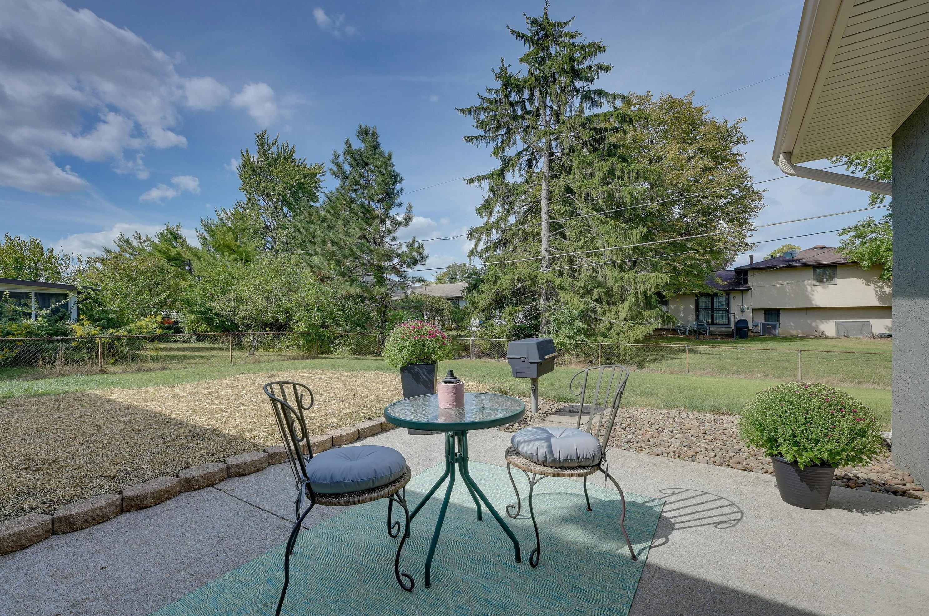 1710 Sandalwood Pl, Columbus OH 43229-3600 exterior