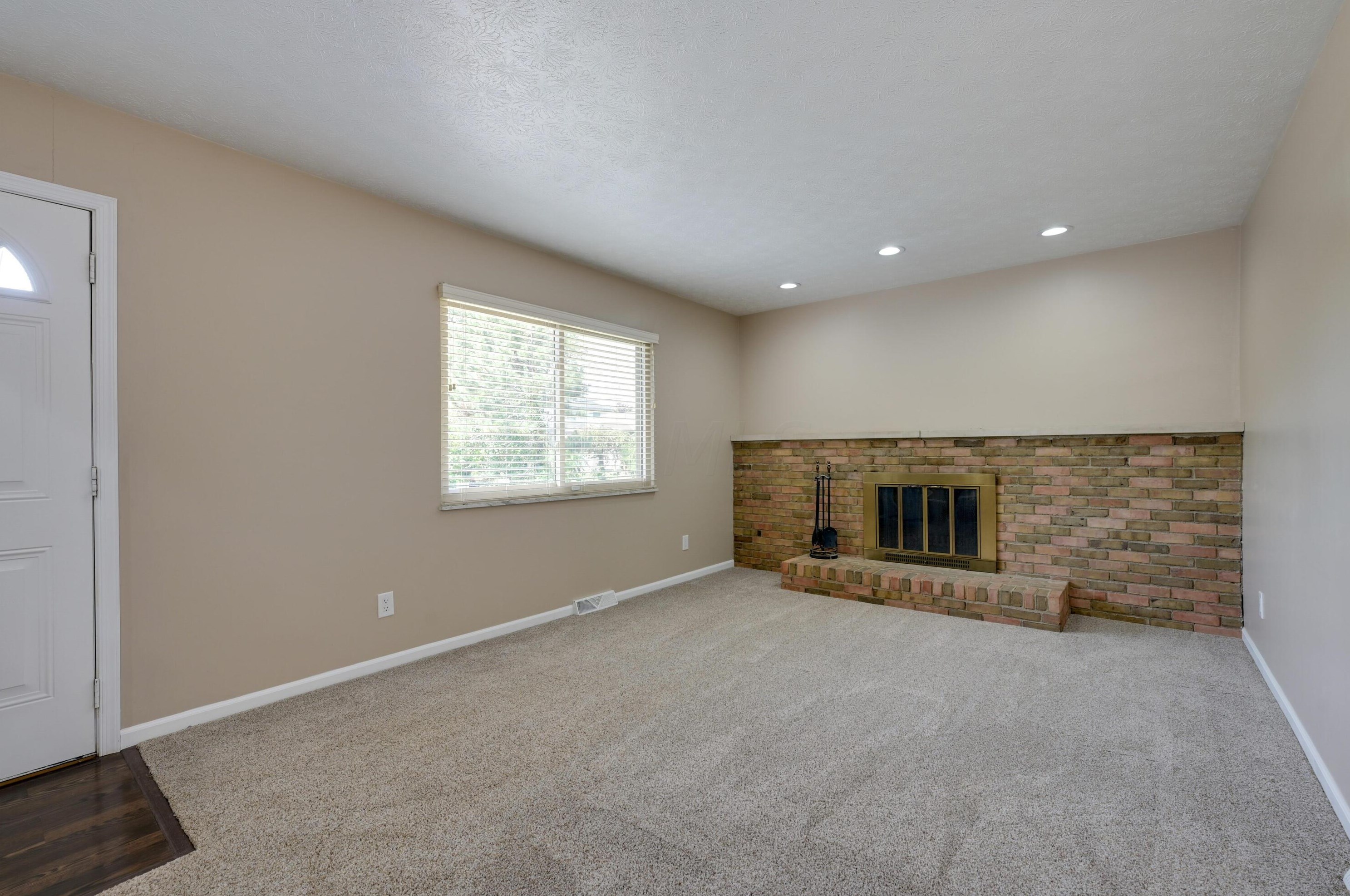 1710 Sandalwood Pl, Columbus OH 43229-3600 exterior