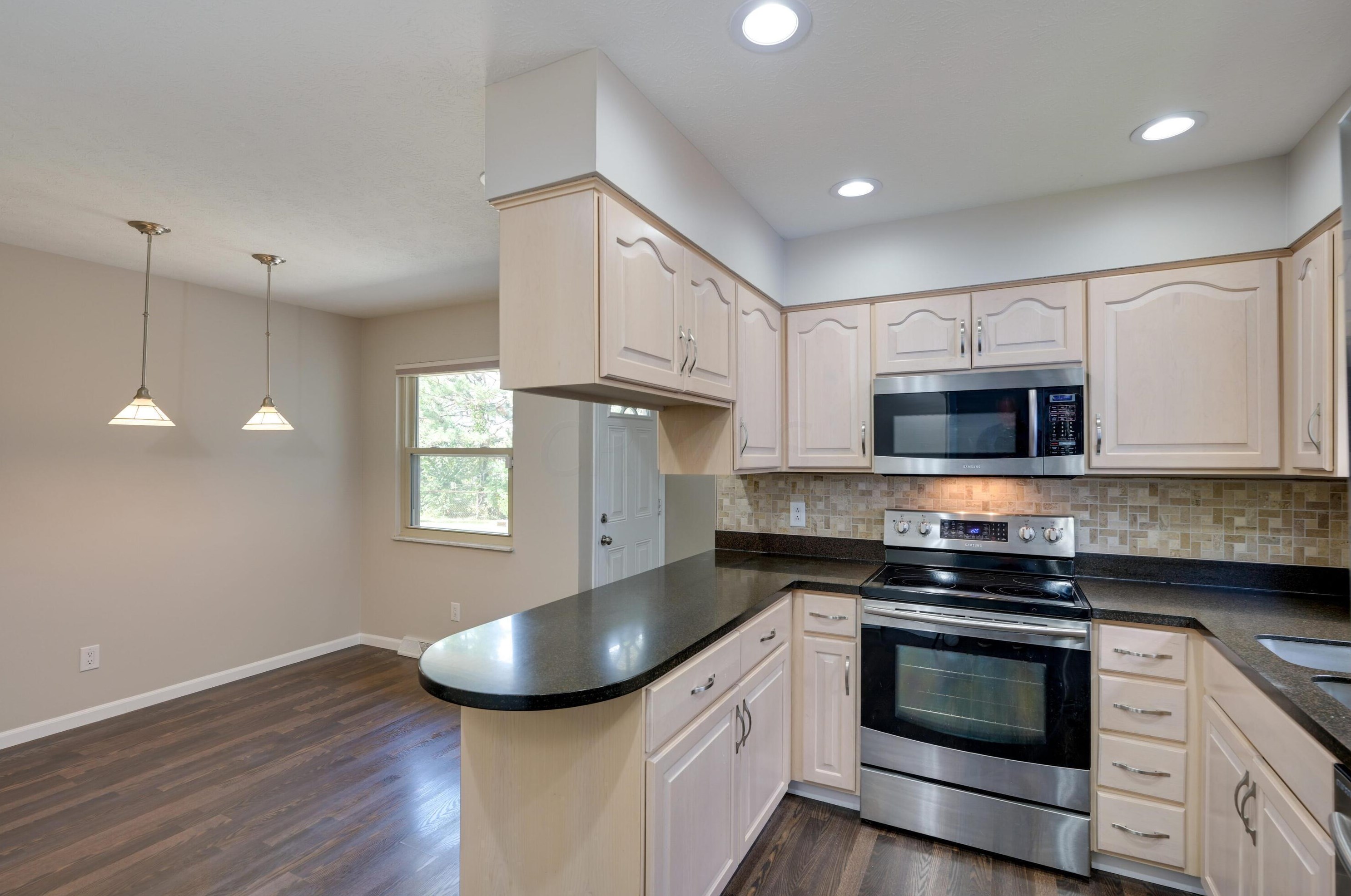 1710 Sandalwood Pl, Columbus OH 43229-3600 exterior