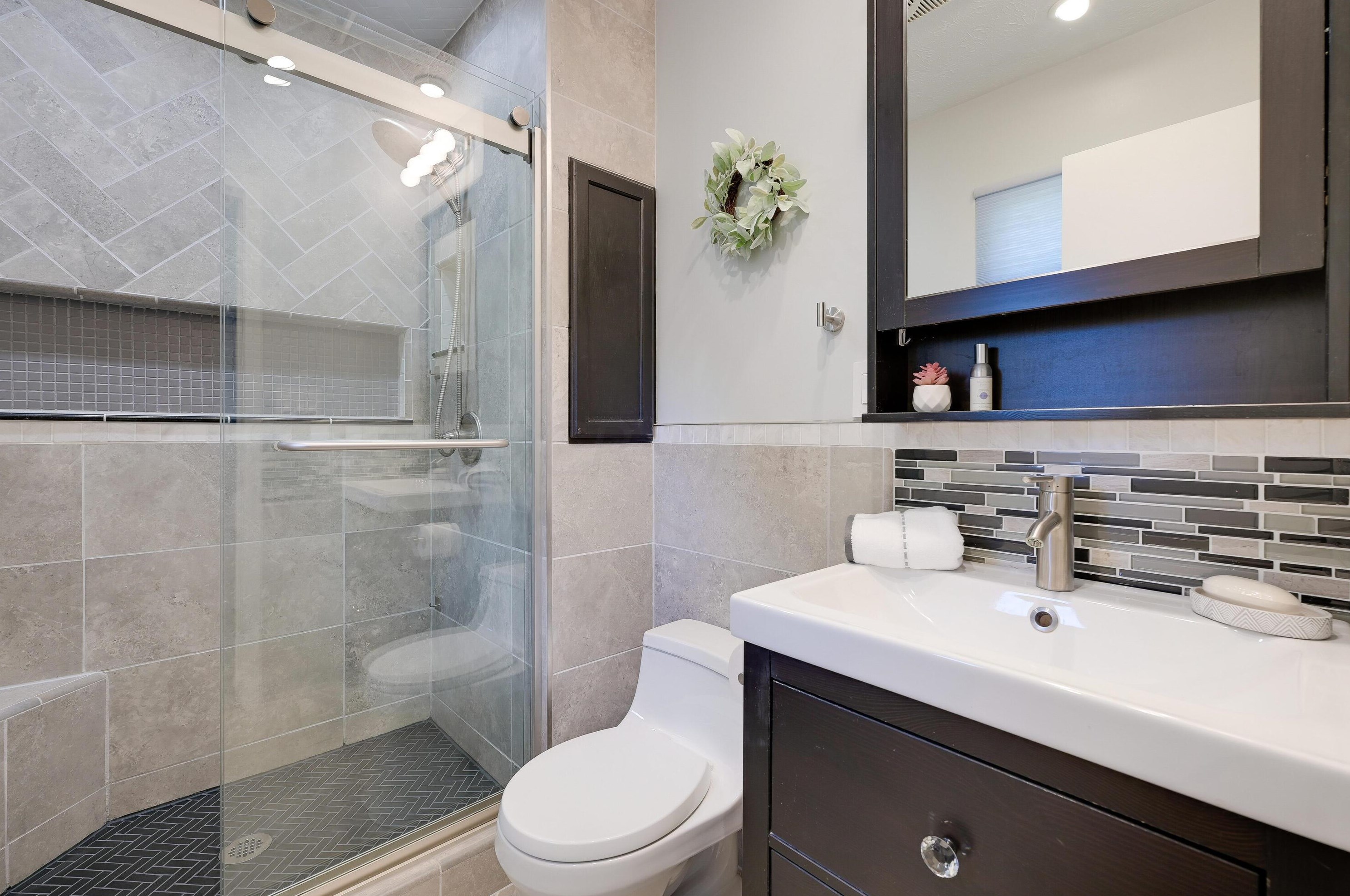 1710 Sandalwood Pl, Columbus OH 43229-3600 exterior