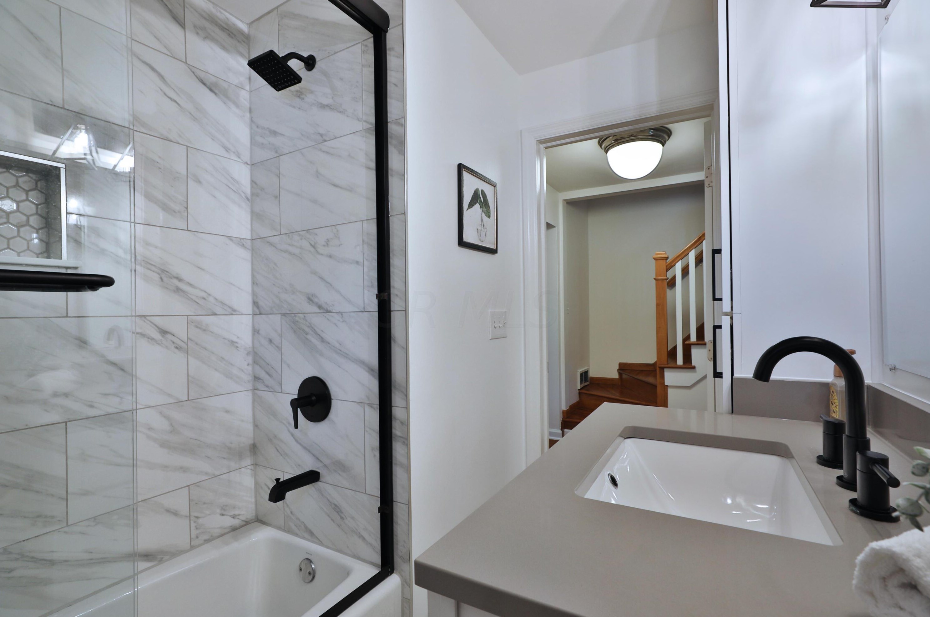 5713 Dover Ct, Columbus OH 43085-3808 exterior