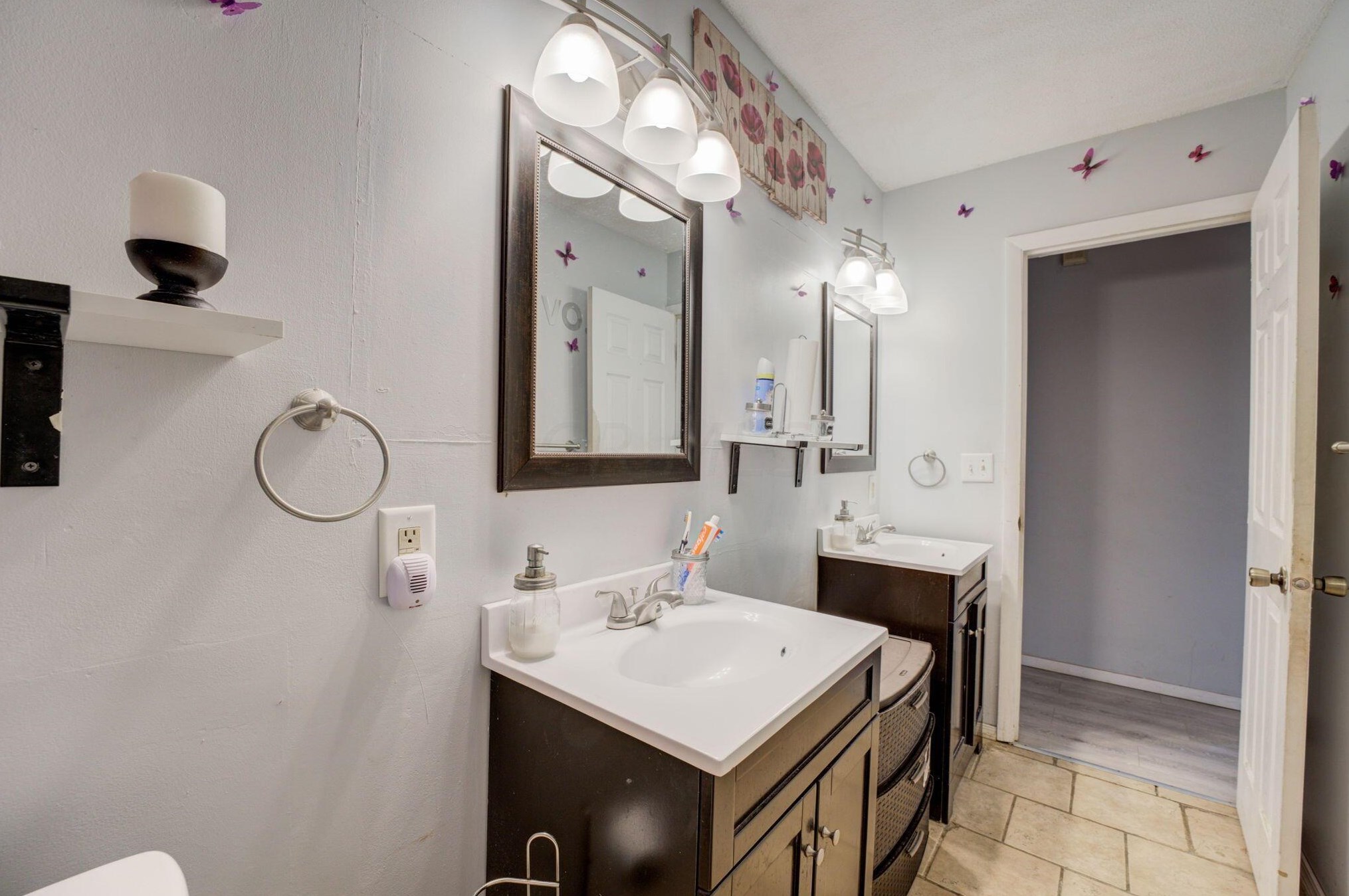 5123 Carbondale Dr, Columbus OH  43232-4522 exterior