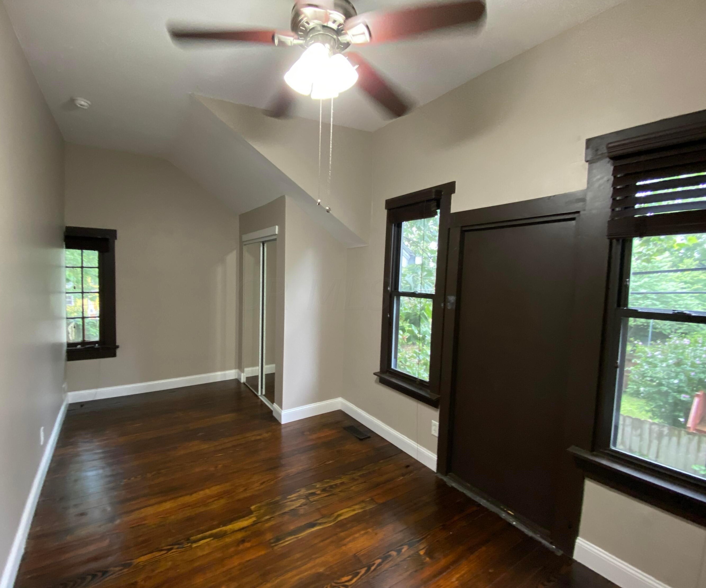 2263 Indianola Ave, Columbus OH 43202-3024 exterior