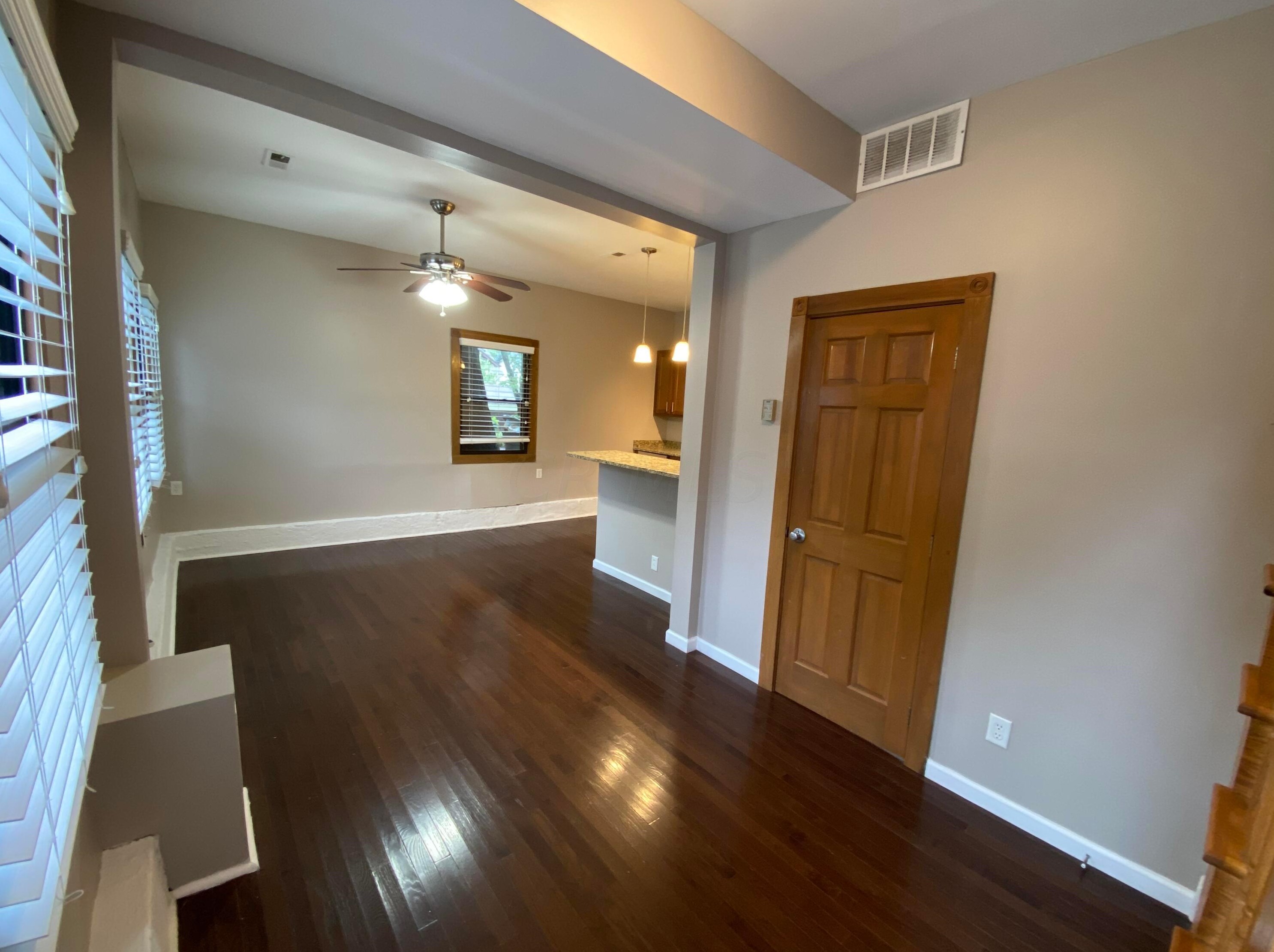 2263 Indianola Ave, Columbus OH 43202-3024 exterior