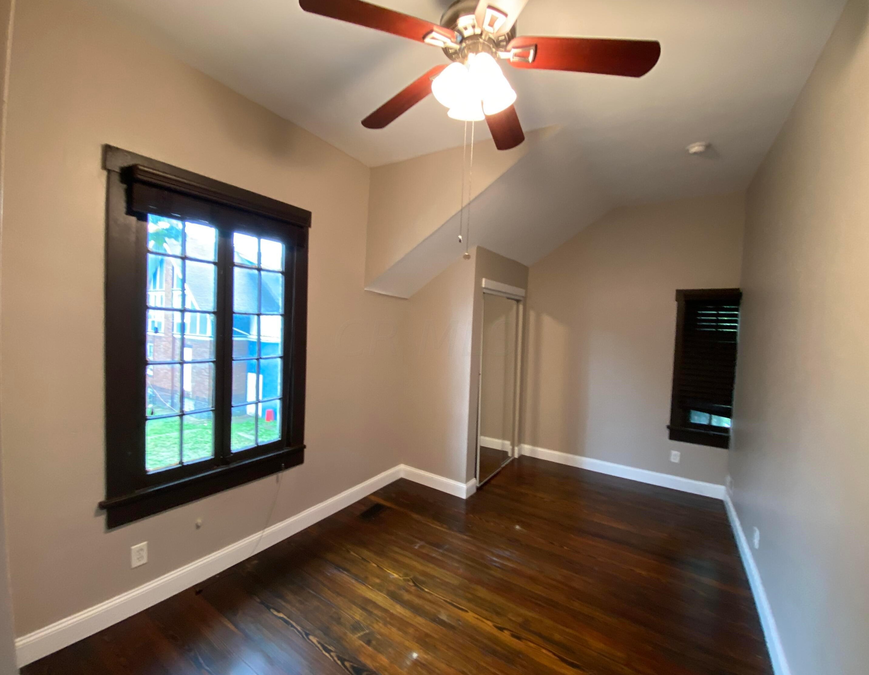 2263 Indianola Ave, Columbus OH 43202-3024 exterior