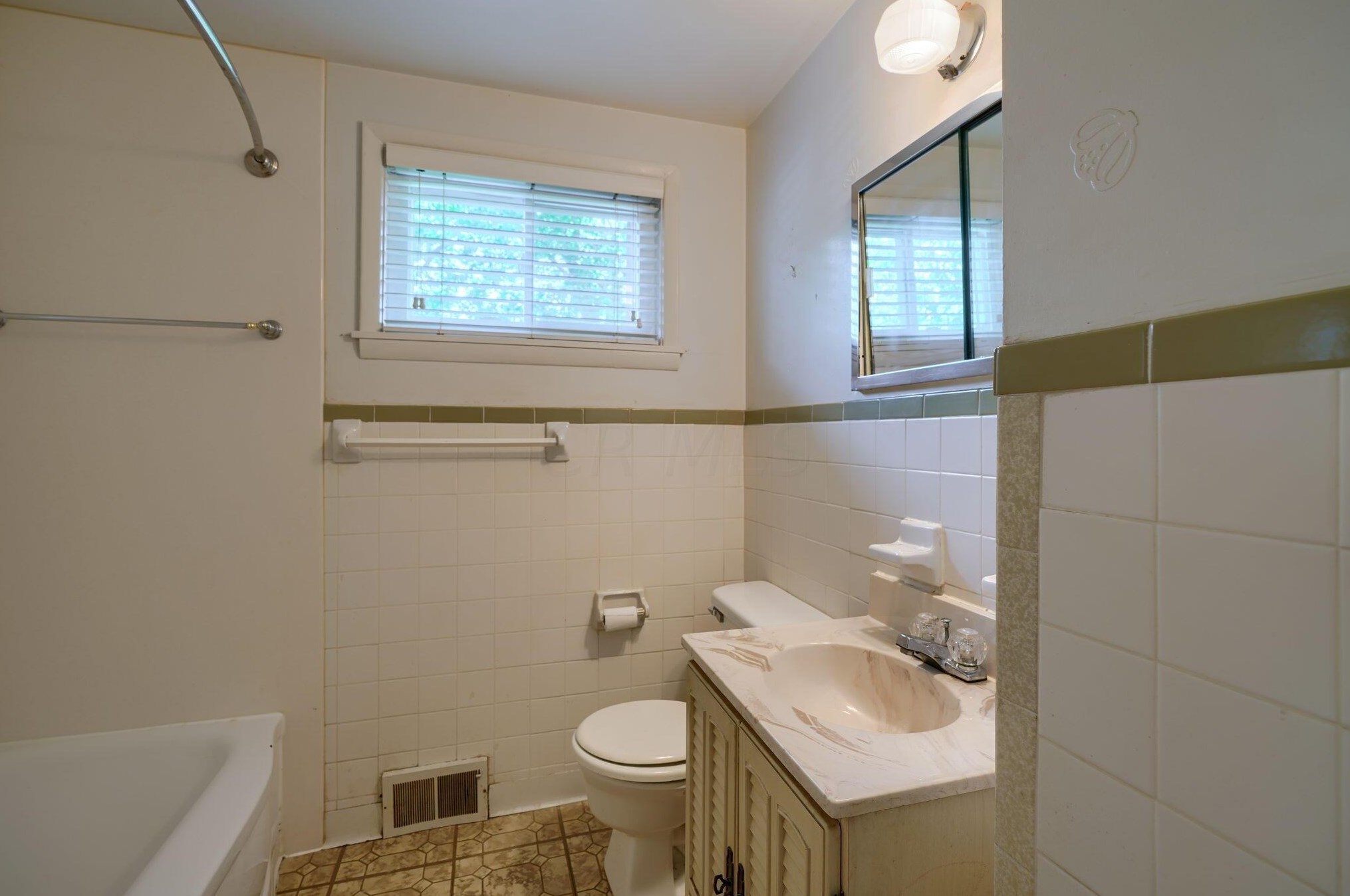 862 Afton Rd, Columbus OH 43221-1680 exterior