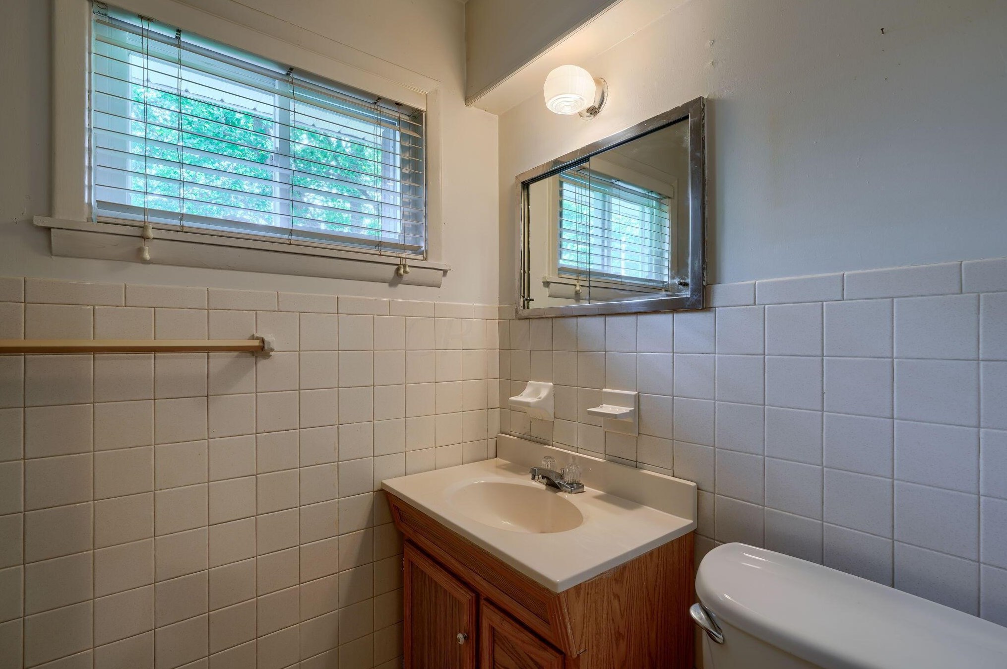 862 Afton Rd, Columbus OH 43221-1680 exterior