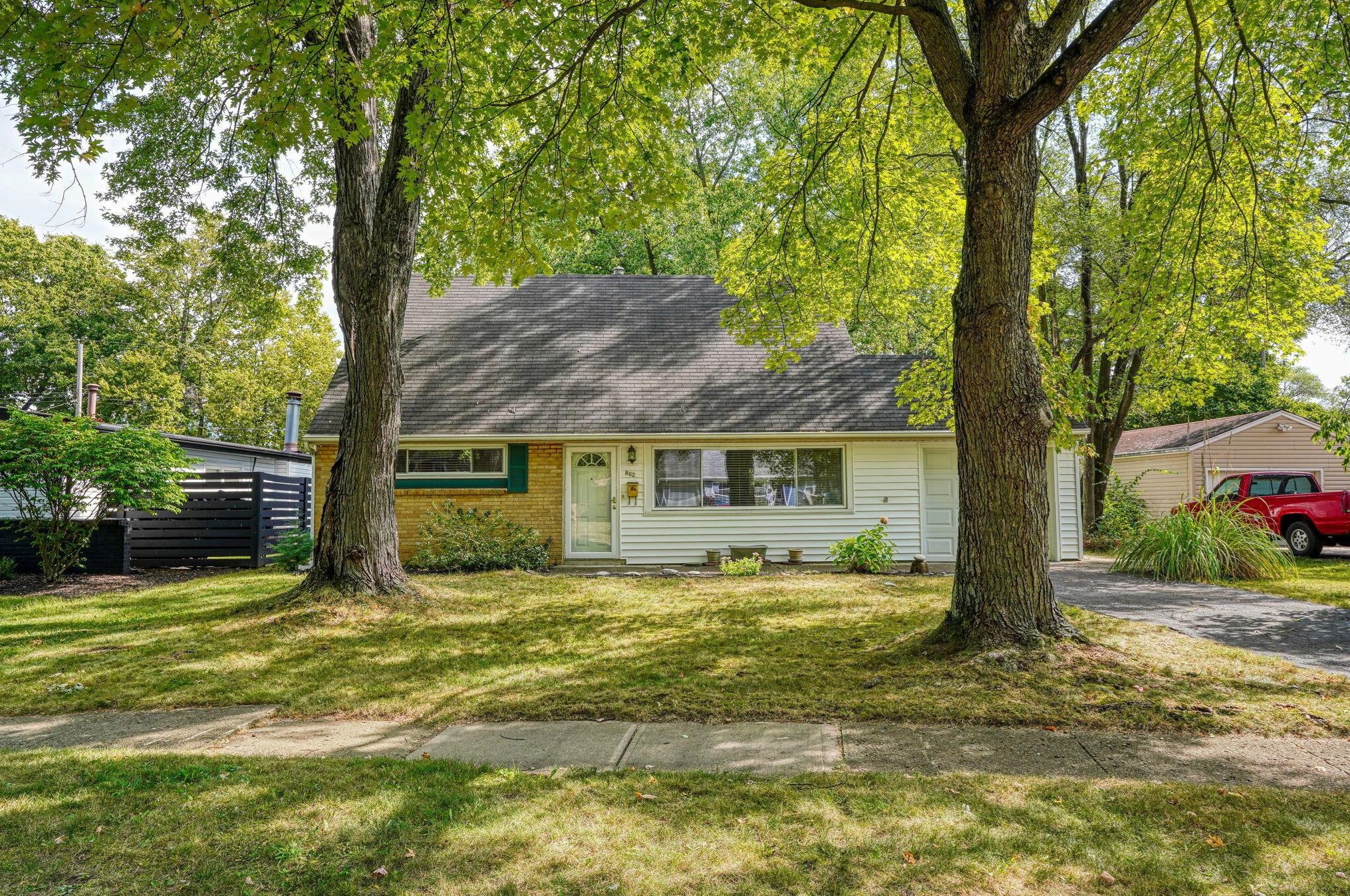 862 Afton Rd, Columbus OH 43221-1680 exterior