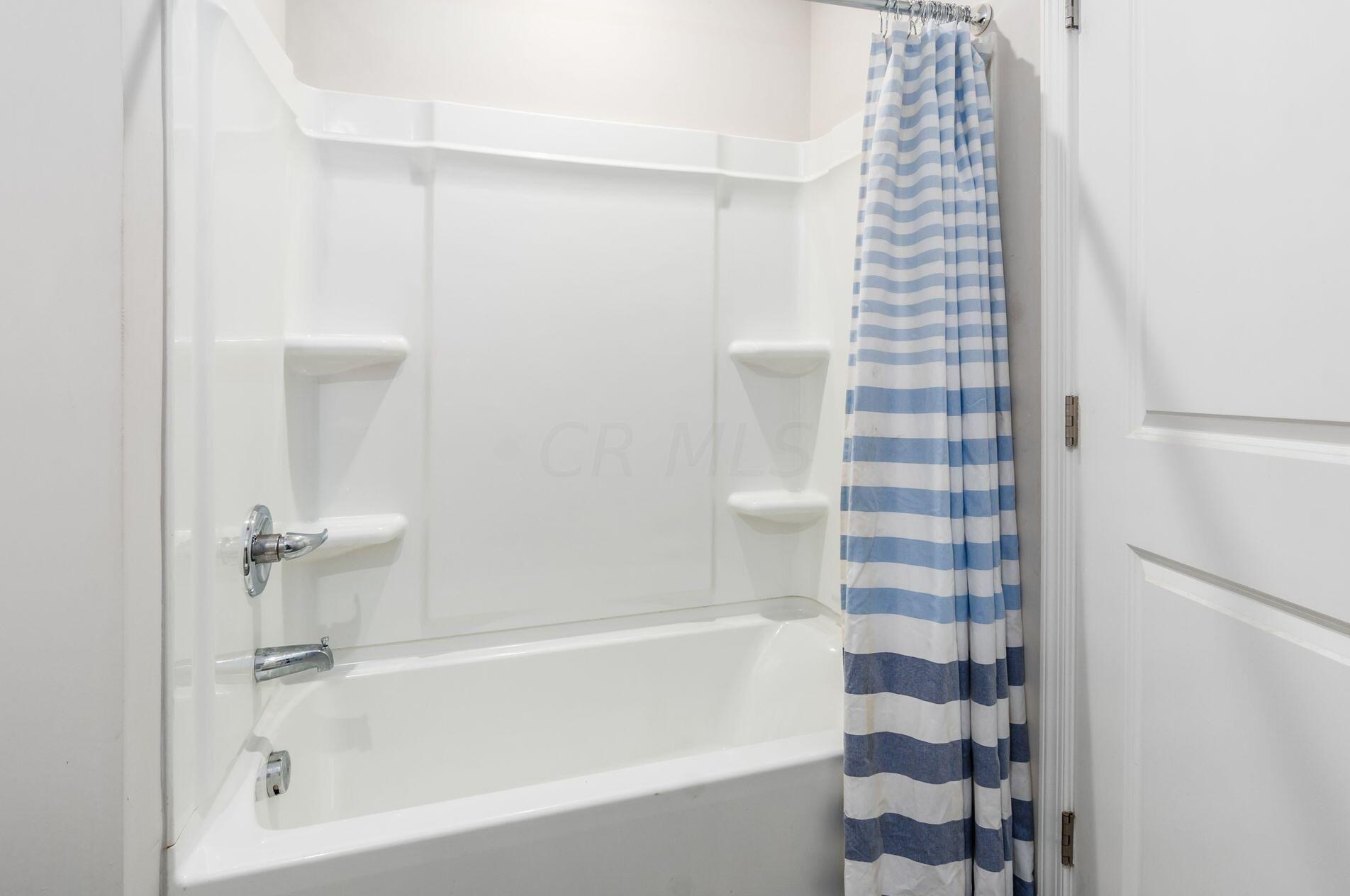 4216 Salt Spring Ln, Columbus OH  43207 exterior