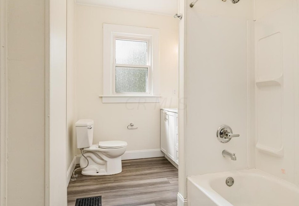 483 Hudson St, Columbus OH 43202-2704 exterior