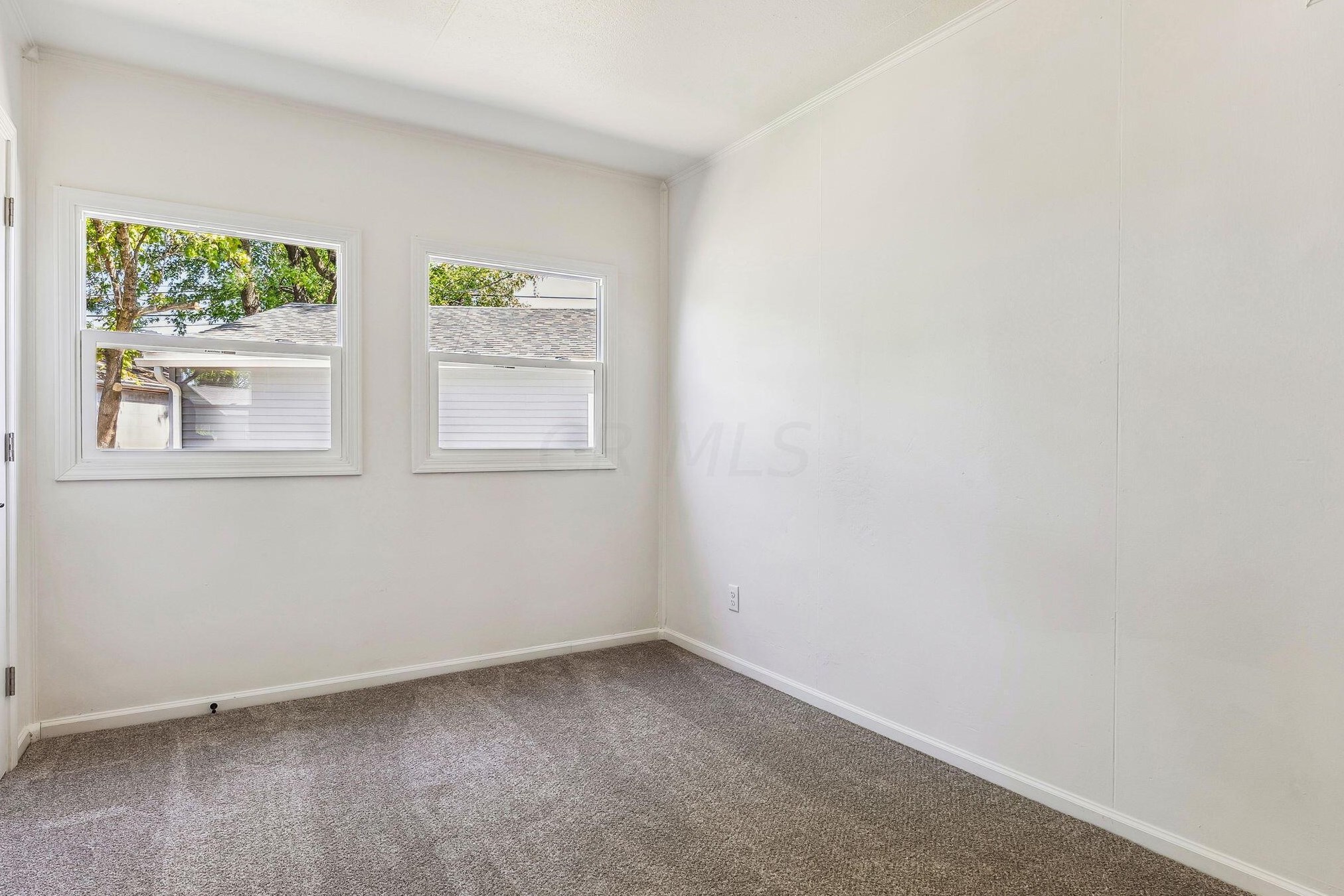 428 Hampton Rd, Columbus OH 43213-2731 exterior