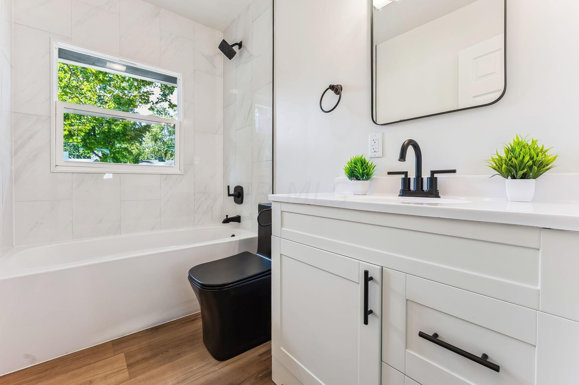 428 Hampton Rd, Columbus OH 43213-2731 exterior