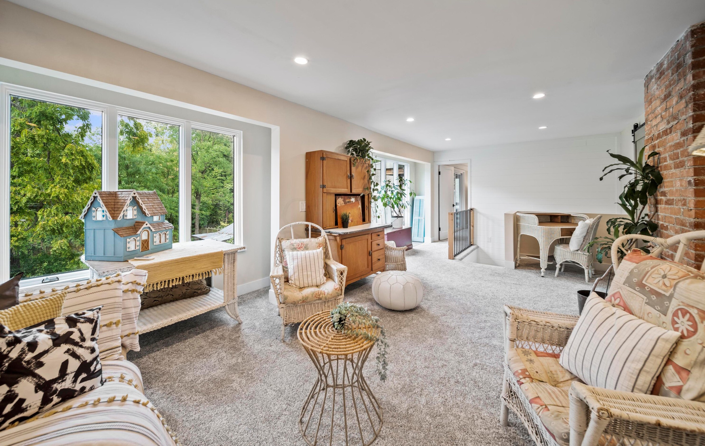 316 Cyn Dr, Columbus OH 43214-3110 exterior