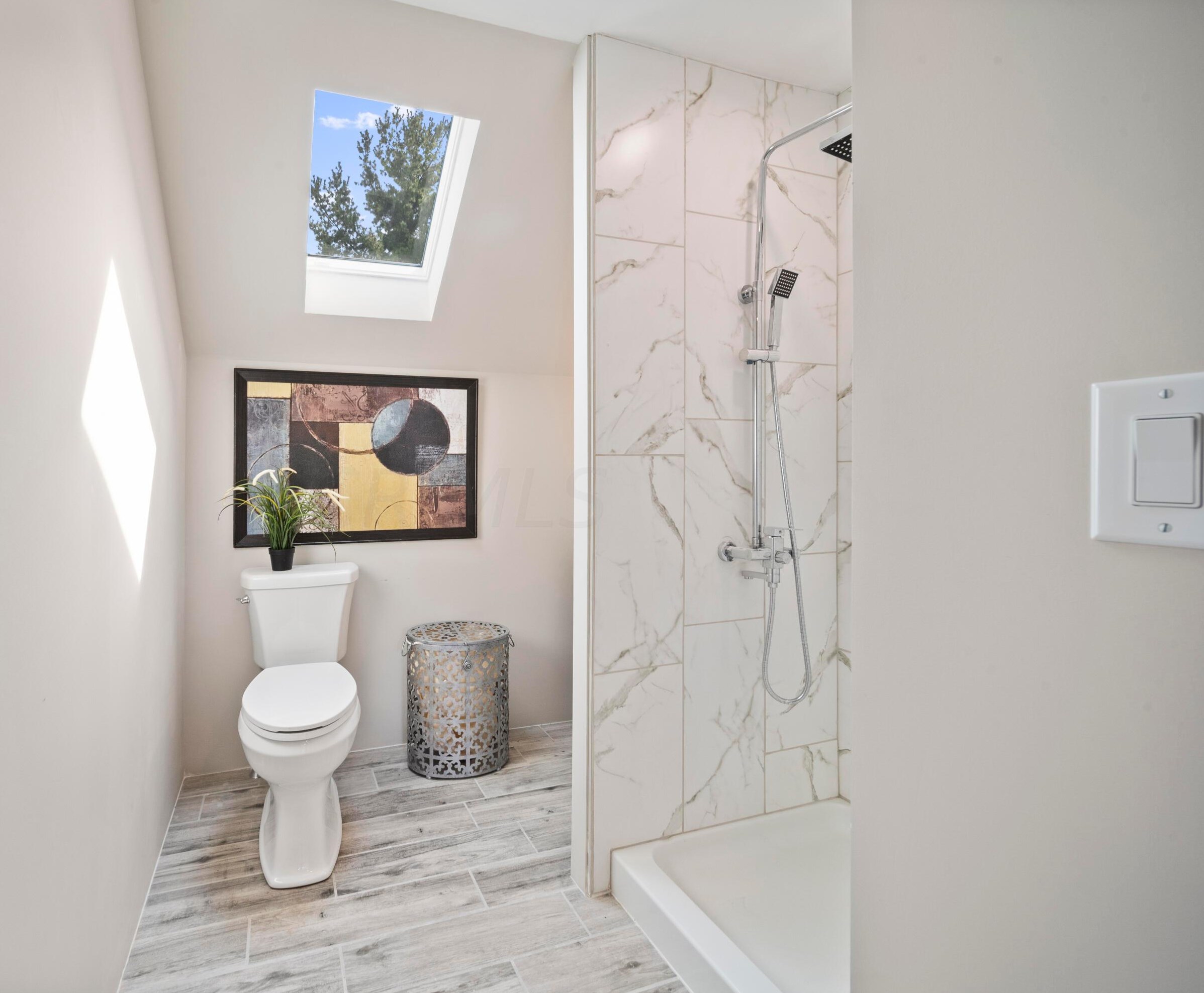 316 Cyn Dr, Columbus OH 43214-3110 exterior