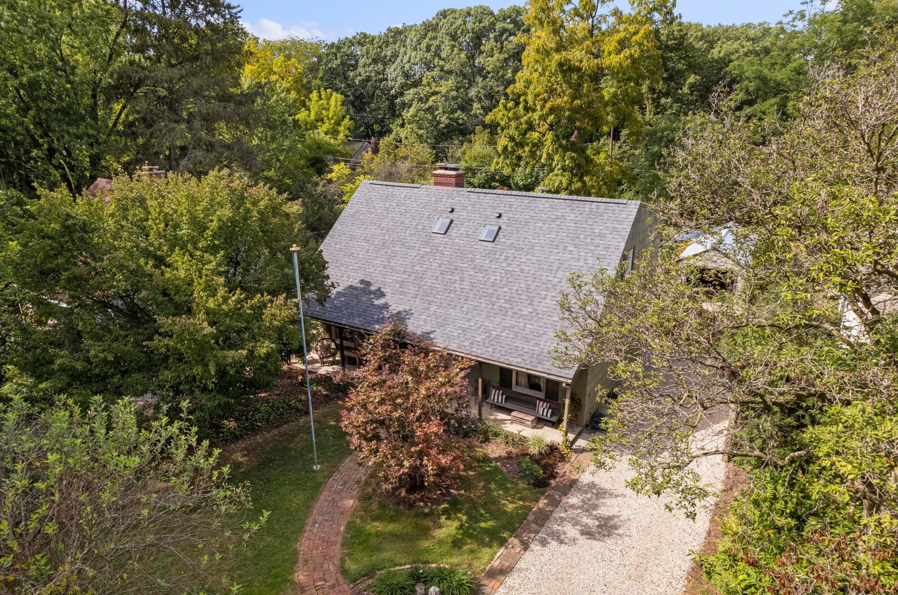 316 Cyn Dr, Columbus OH 43214-3110 exterior