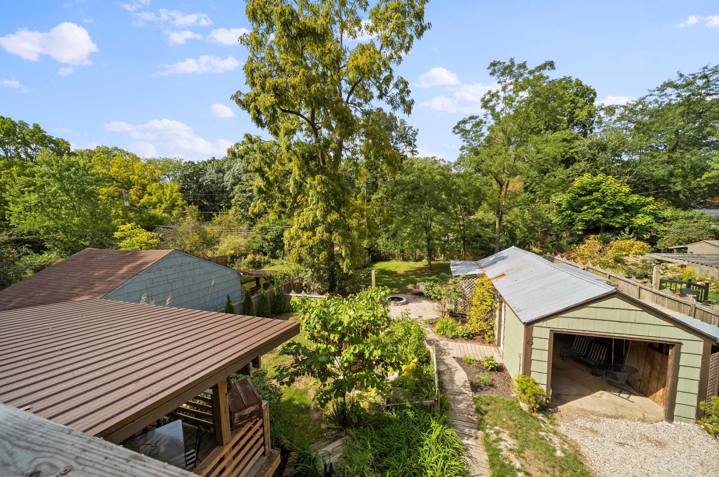 316 Cyn Dr, Columbus OH 43214-3110 exterior