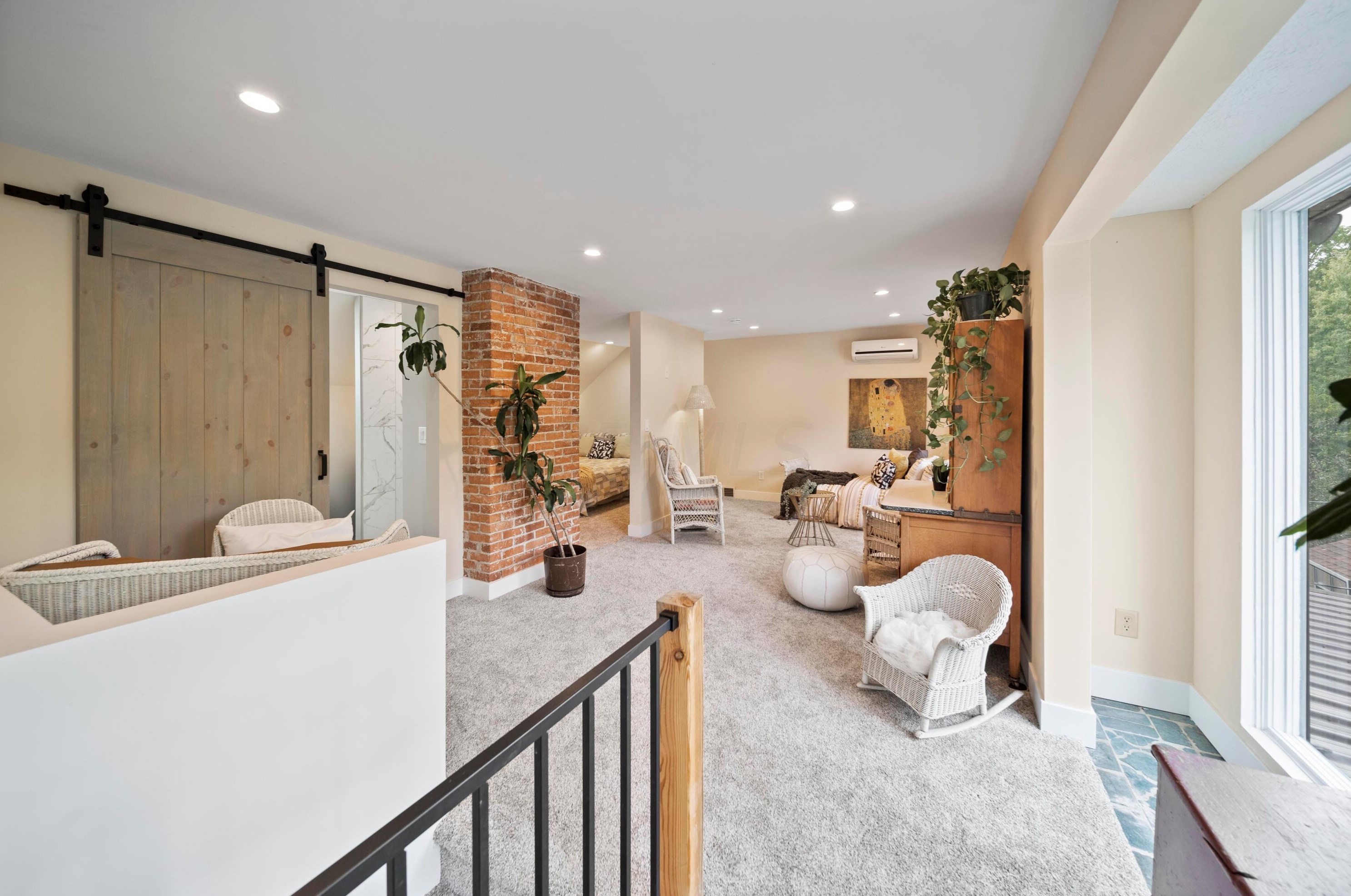 316 Cyn Dr, Columbus OH 43214-3110 exterior